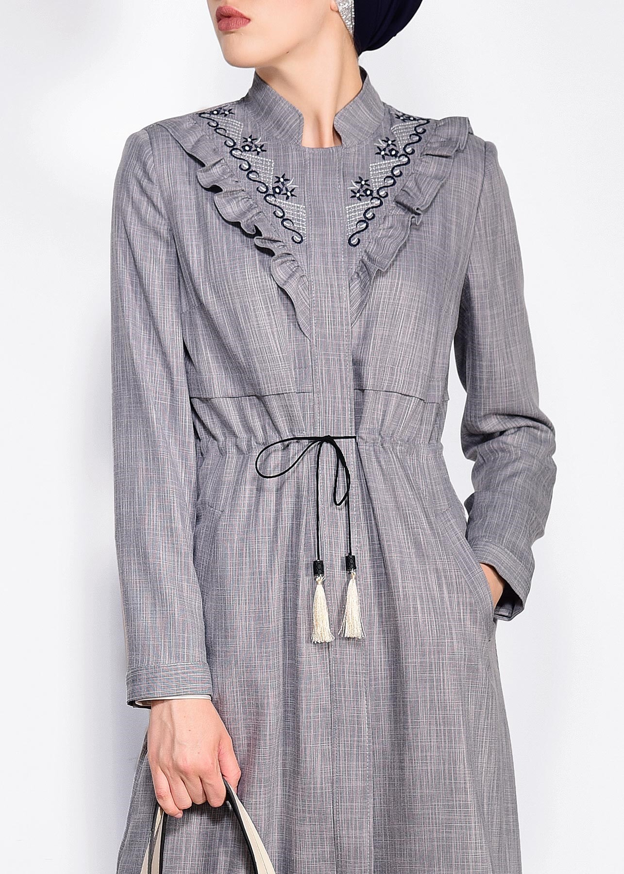 Tesettür giyim LACİVERT YAKASI FIRFIRLI VE BELİ BÜZGÜLÜ PARDESÜ 1193 