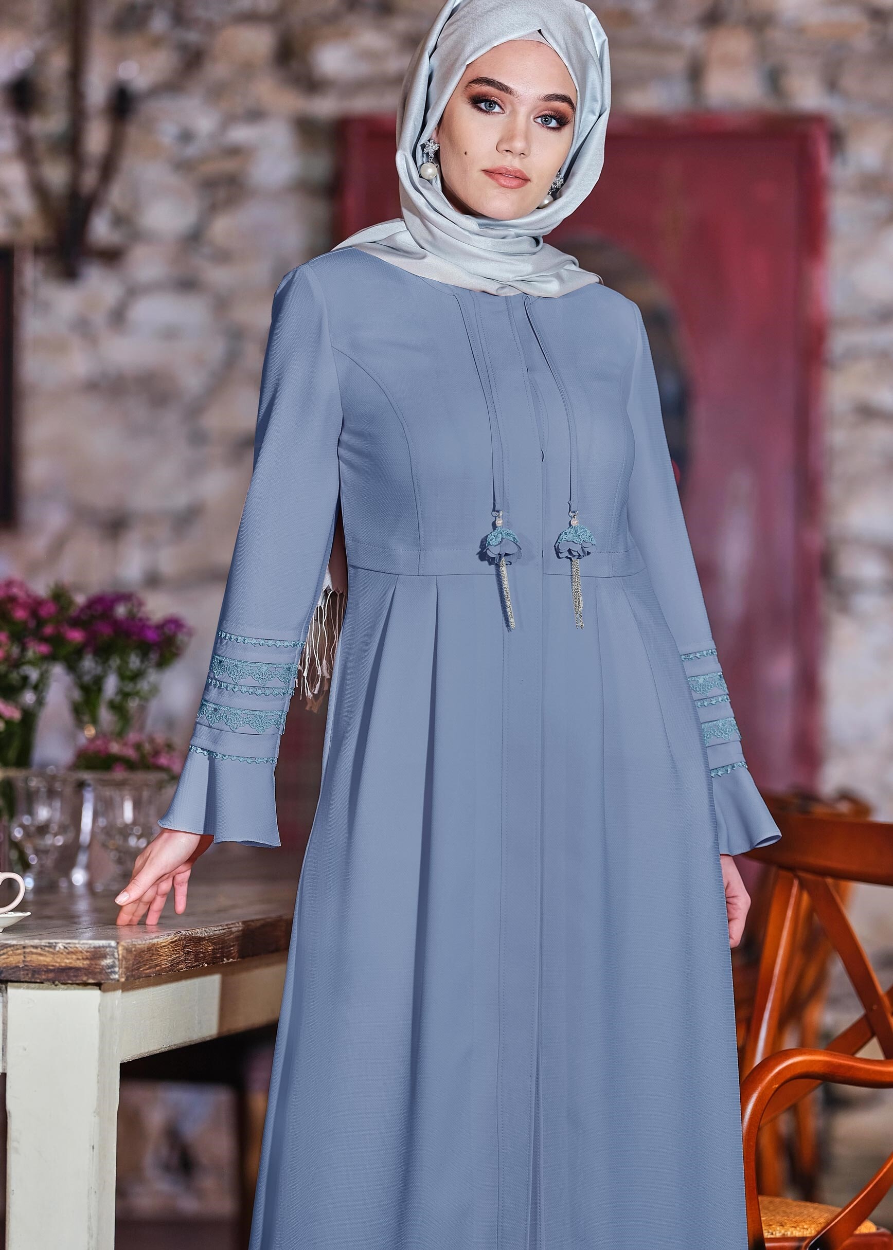 Tesettür giyim MAVİ KOL KISMI NAKIŞ DETAYLI PARDESÜ 1195