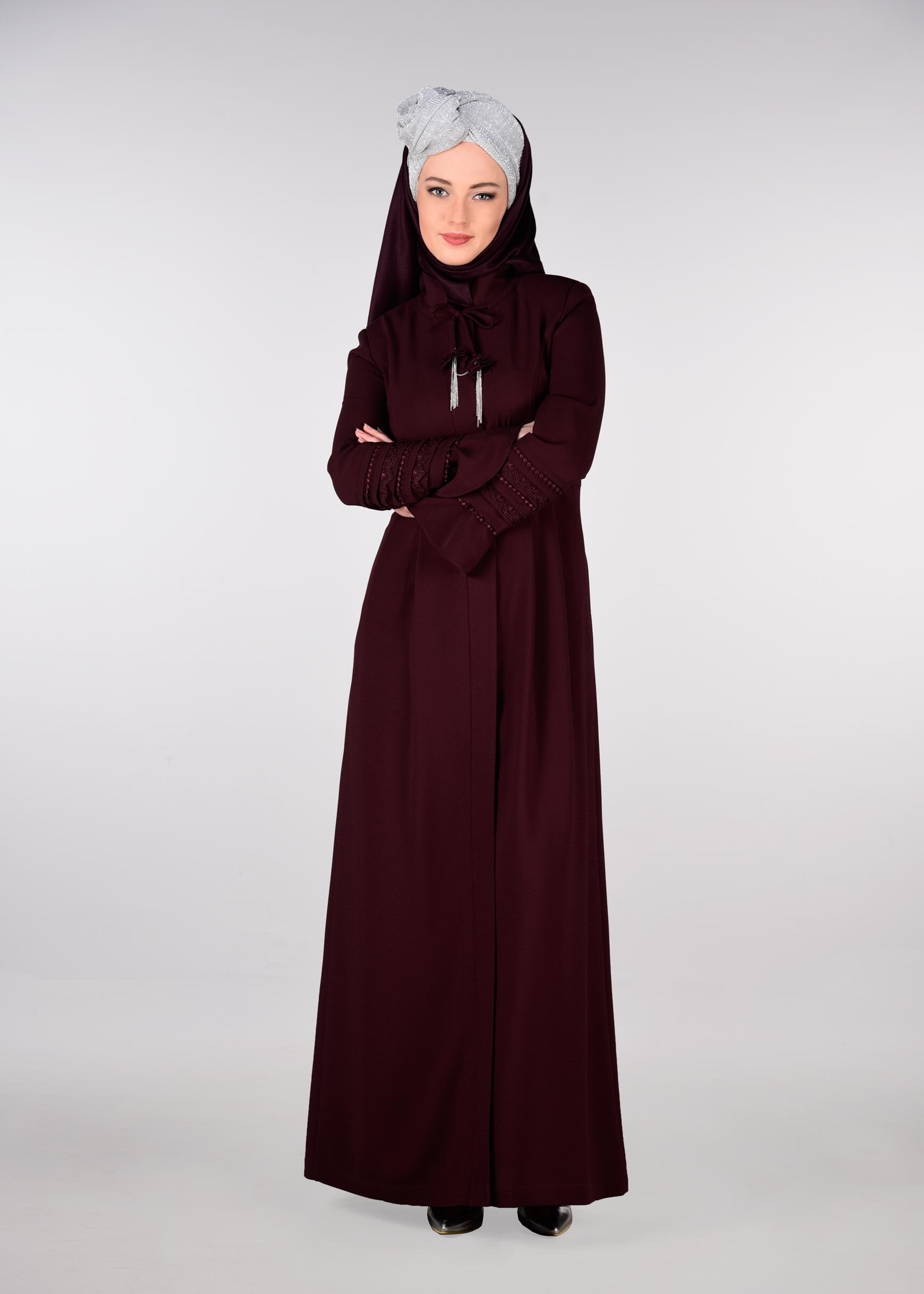 Tesettür giyim MÜRDÜM KOL KISMI NAKIŞ DETAYLI PARDESÜ 1195