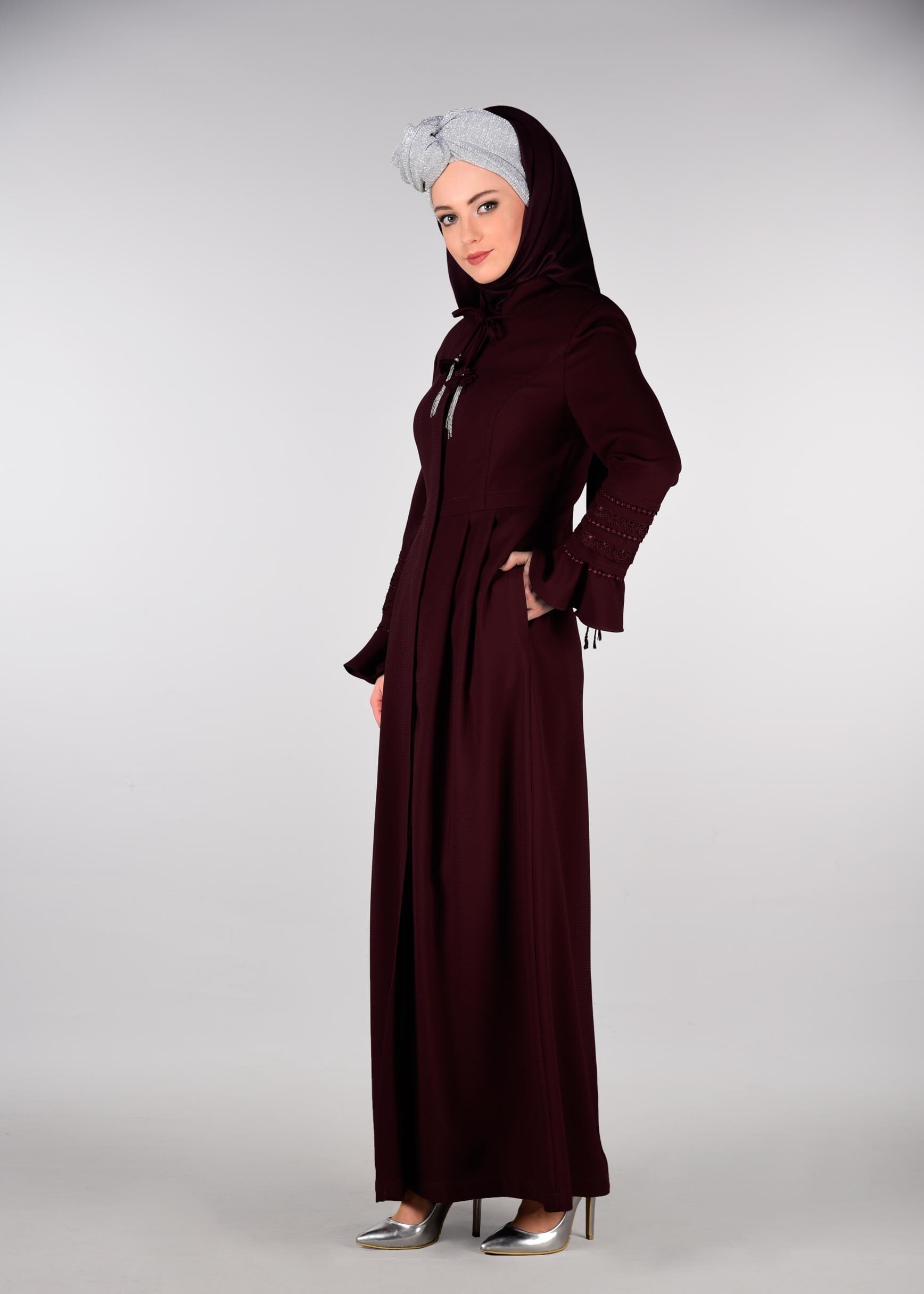 Tesettür giyim MÜRDÜM KOL KISMI NAKIŞ DETAYLI PARDESÜ 1195