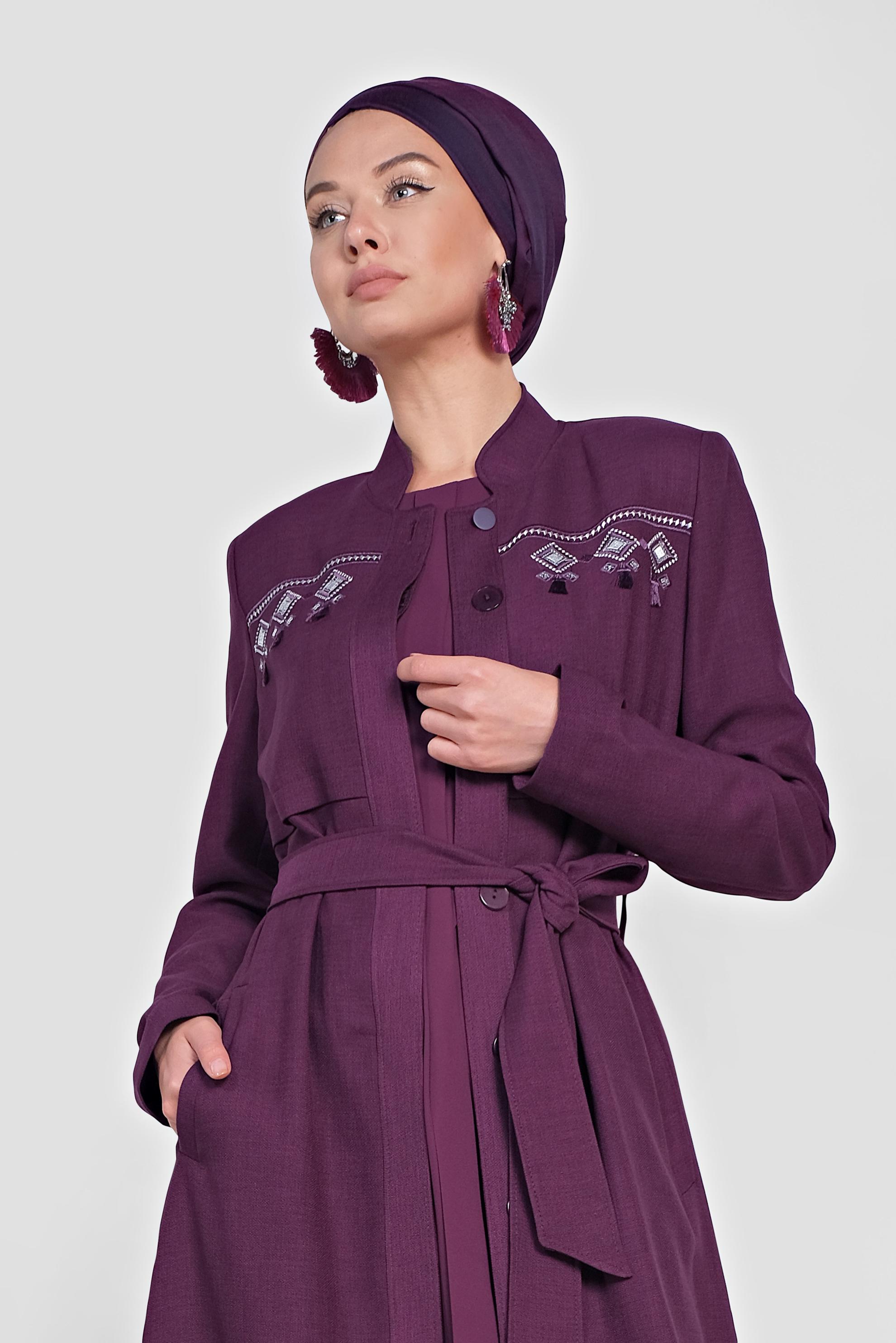 Tesettür giyim MÜRDÜM NAKIŞ DETAYLI KEMERLİ PARDESÜ 1198 