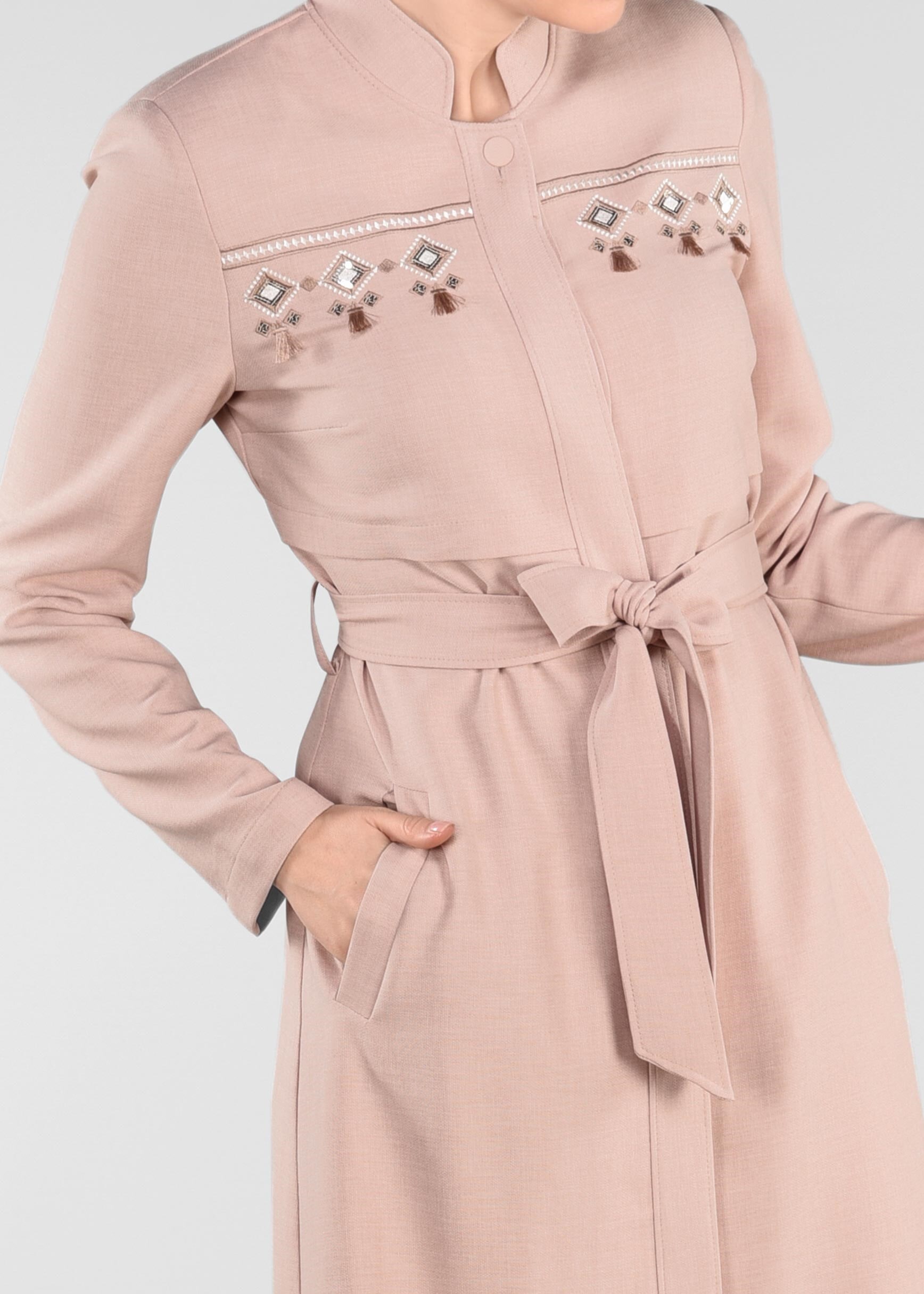 Tesettür giyim PUDRA NAKIŞ DETAYLI KEMERLİ PARDESÜ 1198 