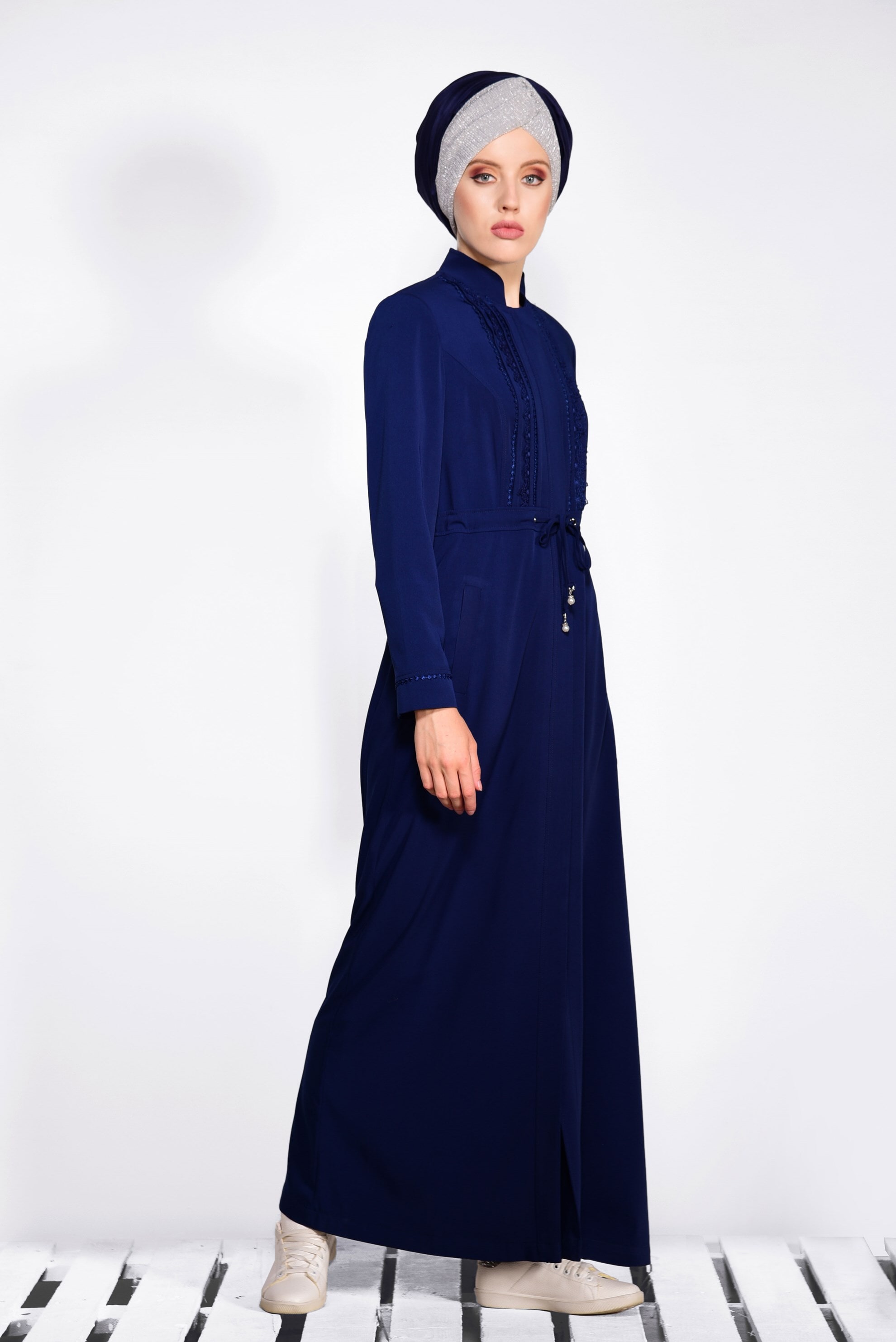 Tesettür giyim LACİVERT BELİ BÜZGÜLÜ HAKİM YAKA PARDESÜ 1212 