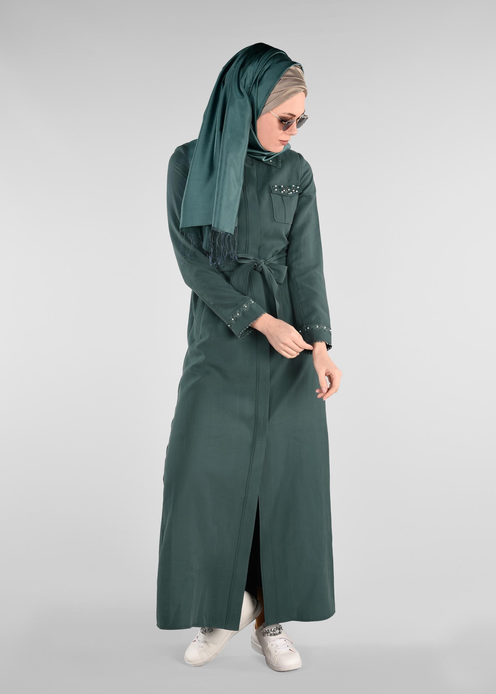Tesettür giyim YEŞİL BONCUK İŞLEMELİ KUŞAKLI PARDESÜ 1218