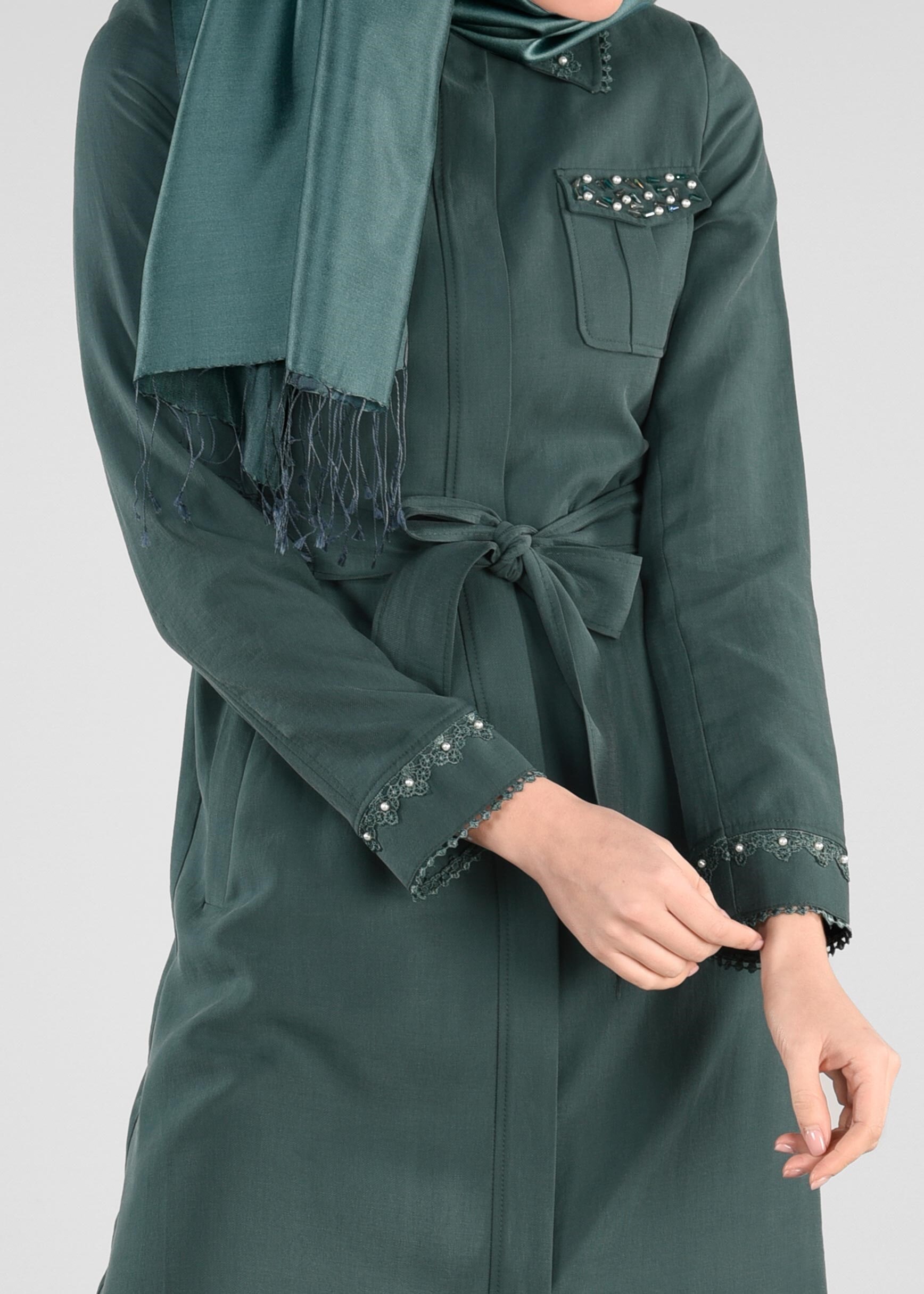 Tesettür giyim YEŞİL BONCUK İŞLEMELİ KUŞAKLI PARDESÜ 1218