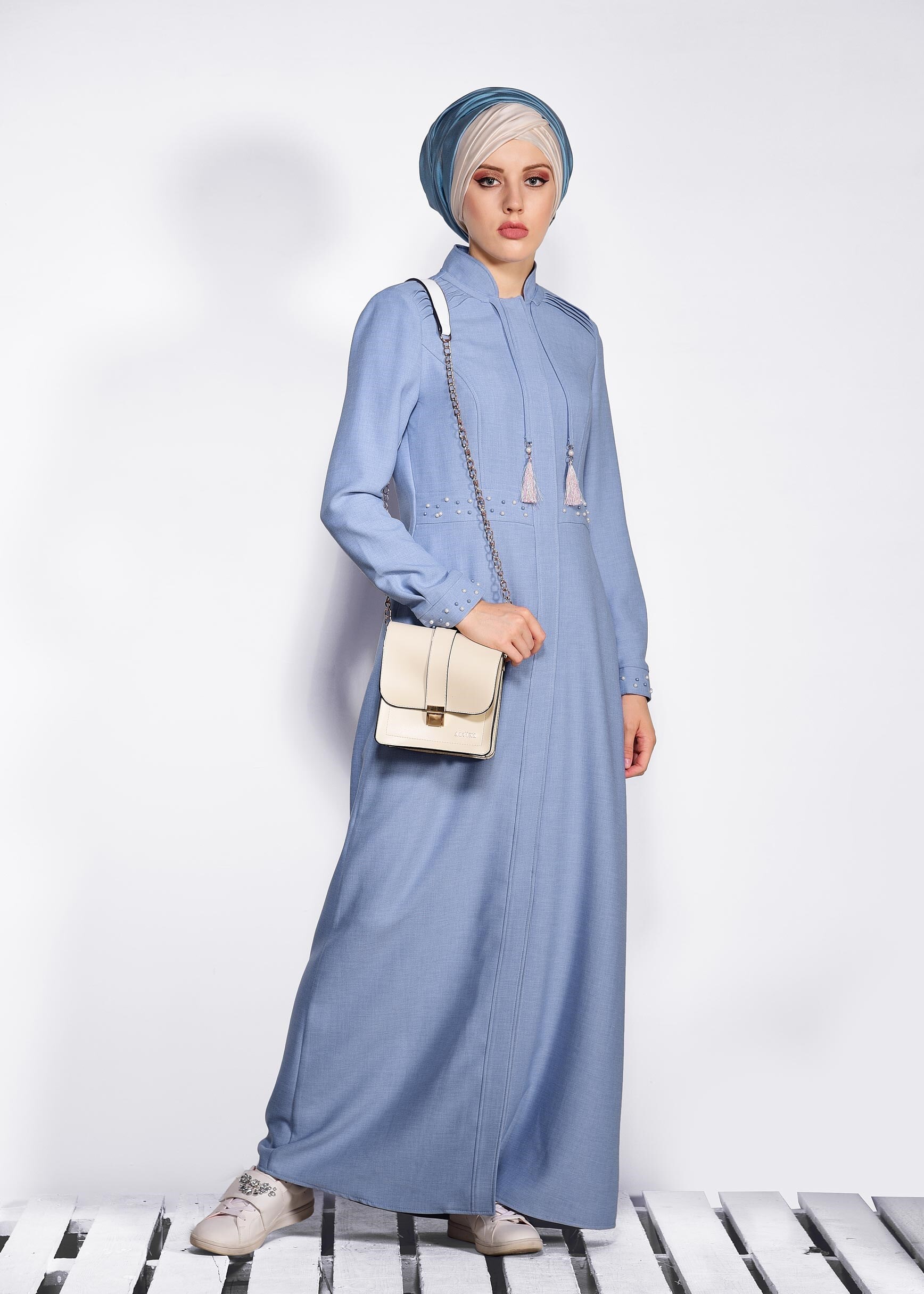 Tesettür giyim MAVİ İNCİ İŞLEMELİ PARDESÜ 1227