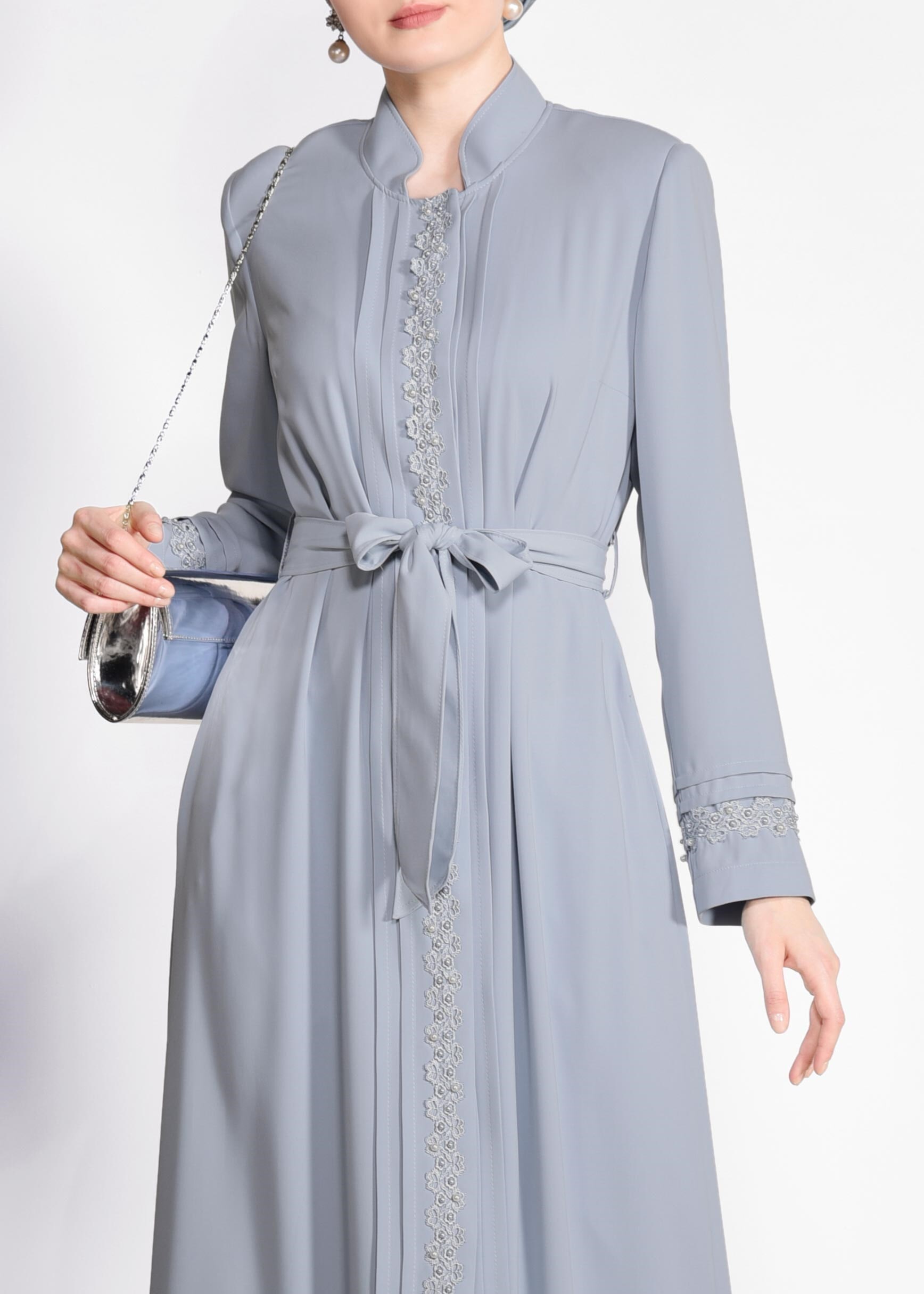 Tesettür giyim MAVİ NAKIŞLI KUŞAKLI PARDESÜ 1229