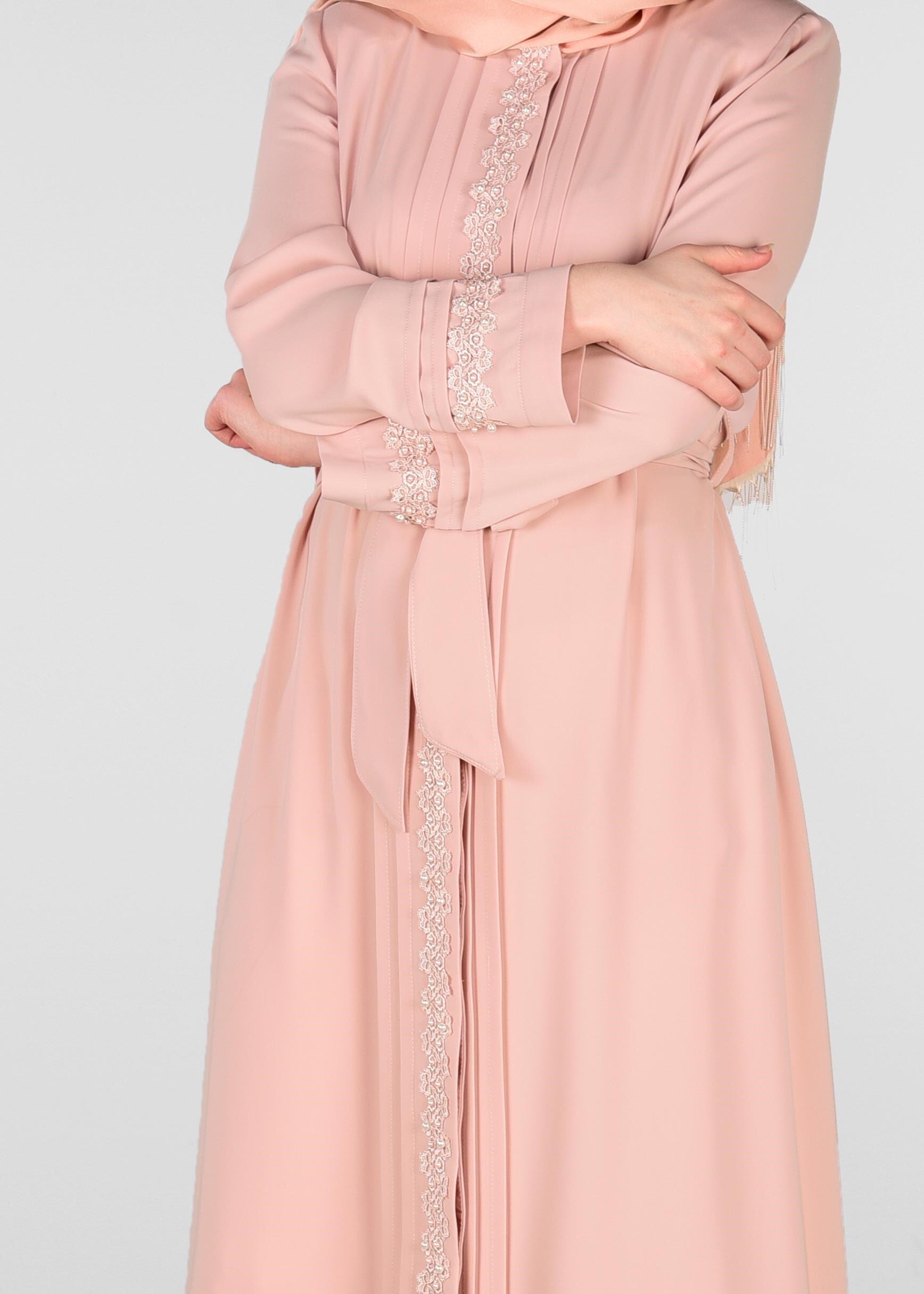 Tesettür giyim PUDRA NAKIŞLI KUŞAKLI PARDESÜ 1229