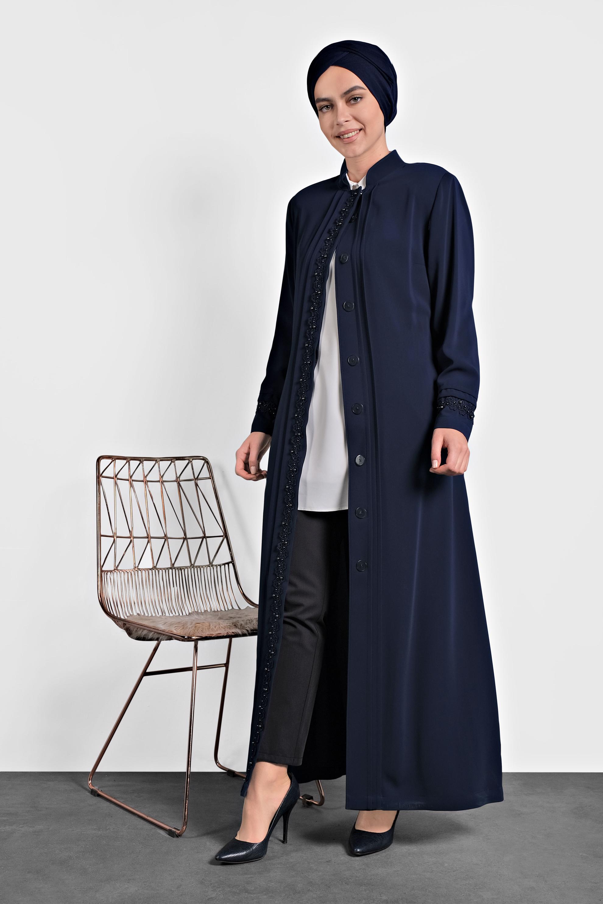 Tesettür giyim LACİVERT NAKIŞLI KUŞAKLI PARDESÜ 1229