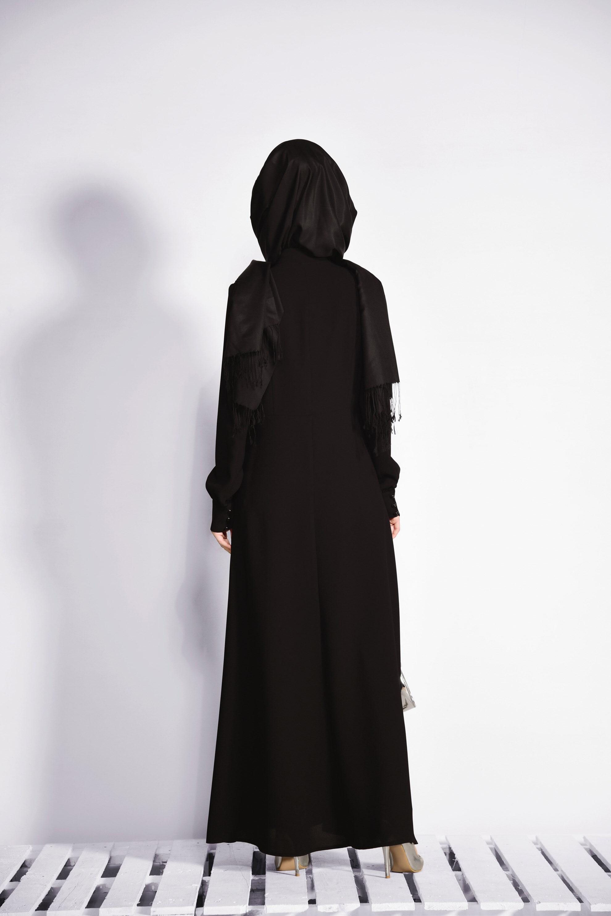 Tesettür giyim SİYAH NAKIŞLI PARDESÜ 1234