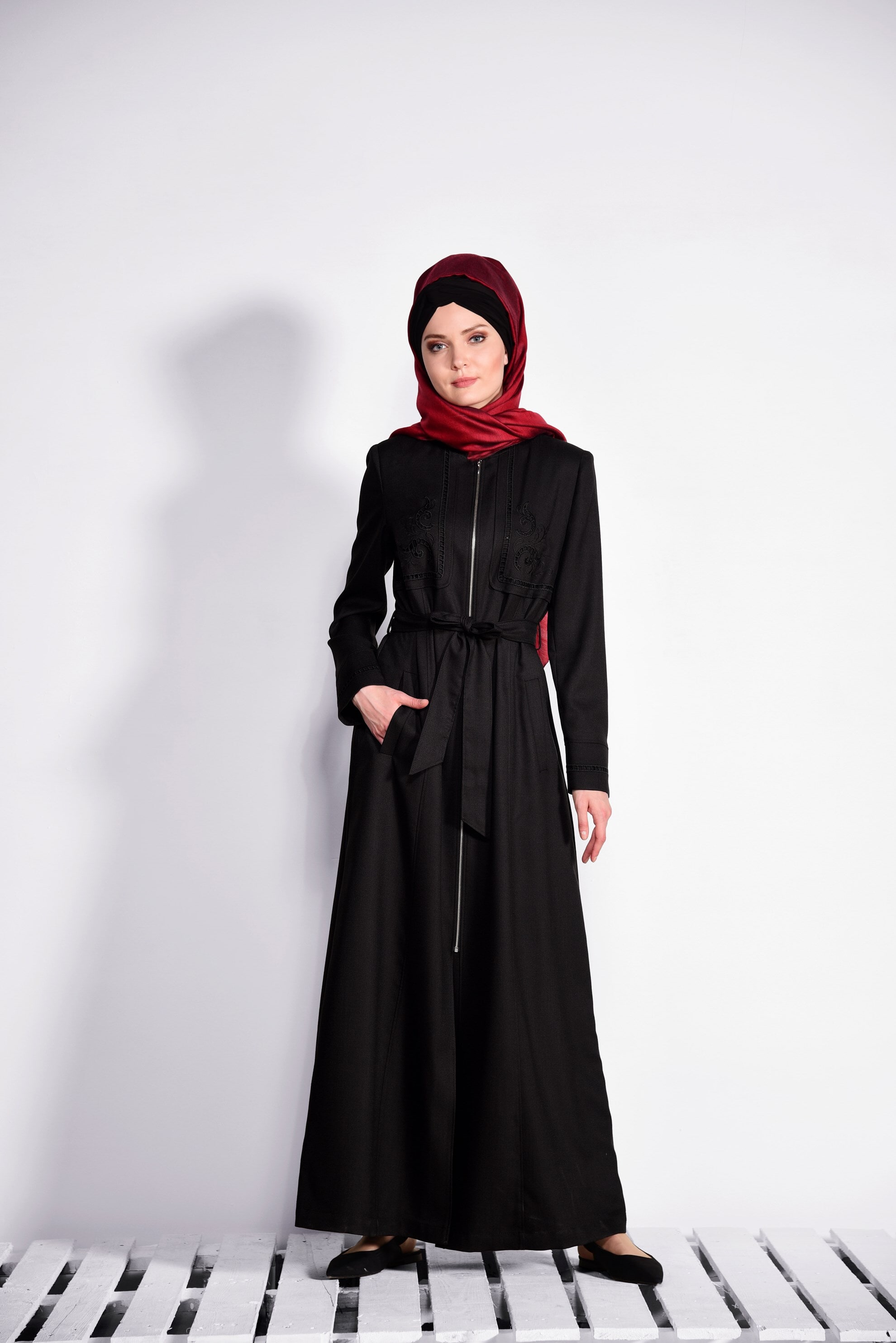 Tesettür giyim SİYAH FERMUARLI KUŞAKLI PARDESÜ 1238