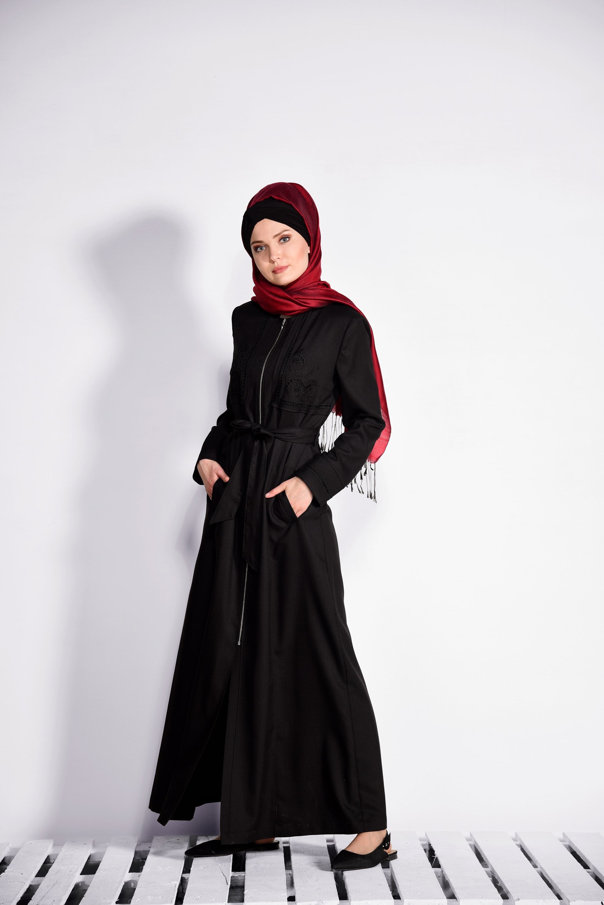 Tesettür giyim SİYAH FERMUARLI KUŞAKLI PARDESÜ 1238