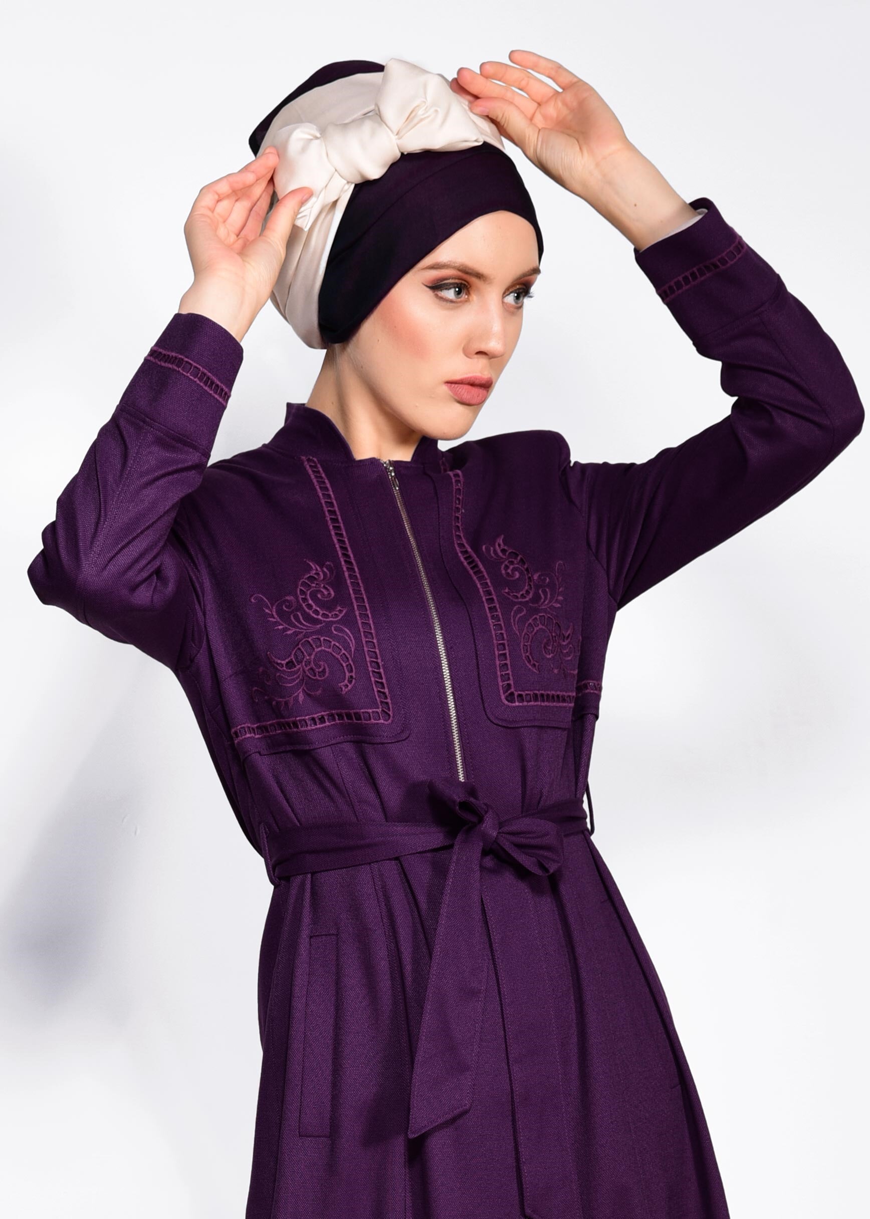 Tesettür giyim MOR FERMUARLI KUŞAKLI PARDESÜ 1238