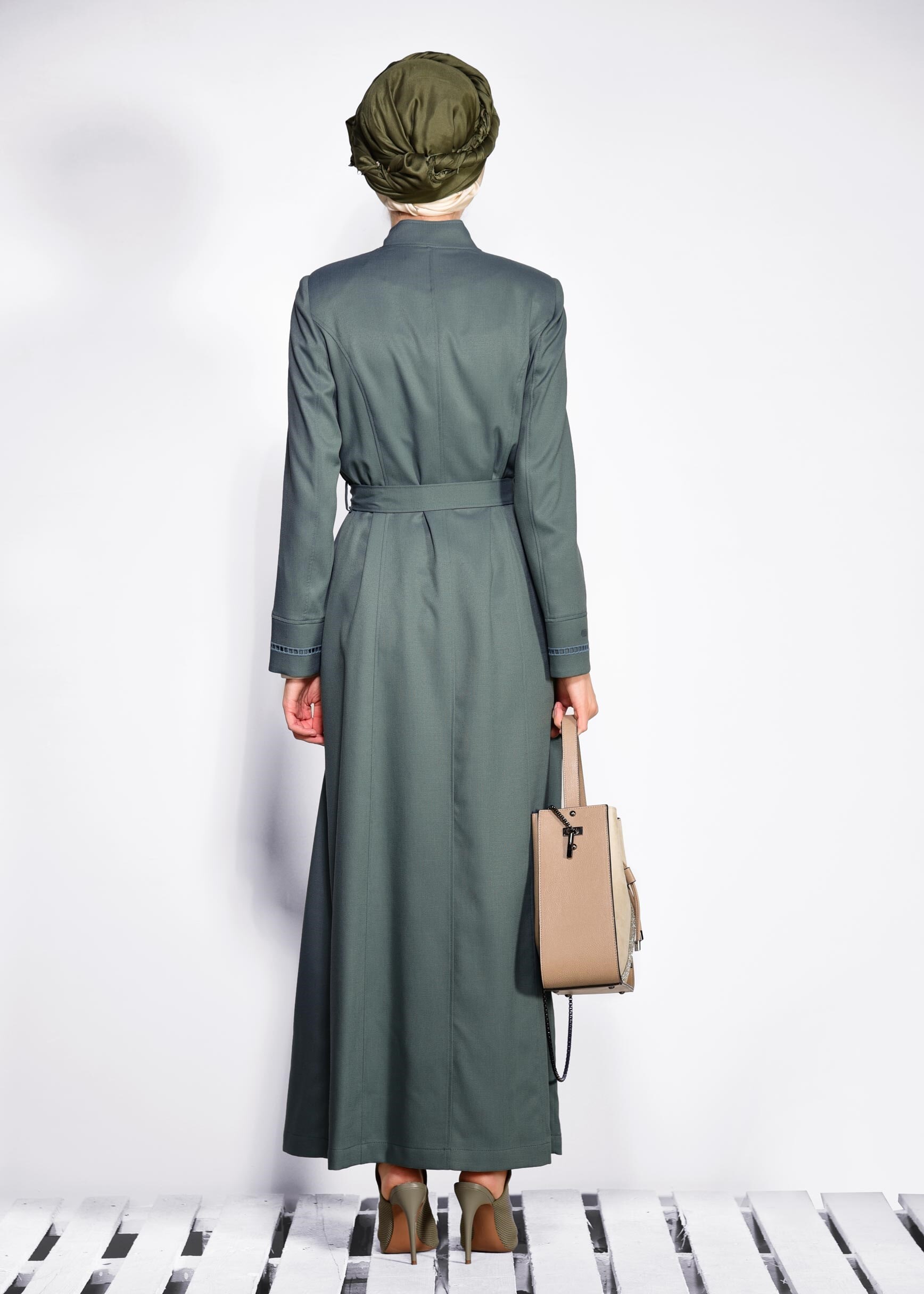 Tesettür giyim YEŞİL FERMUARLI KUŞAKLI PARDESÜ 1238