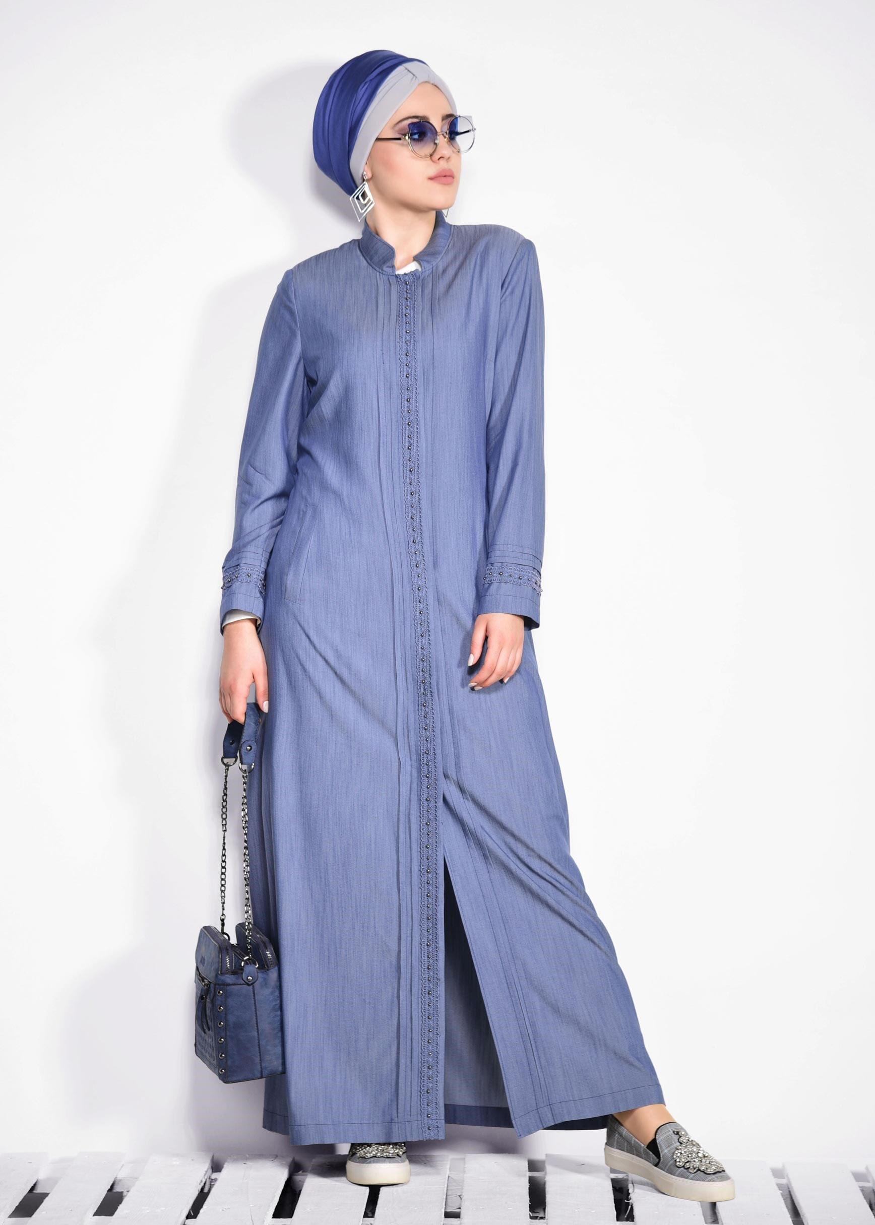 Tesettür giyim LACİVERT BONCUK DETAYLI PARDESÜ 1247