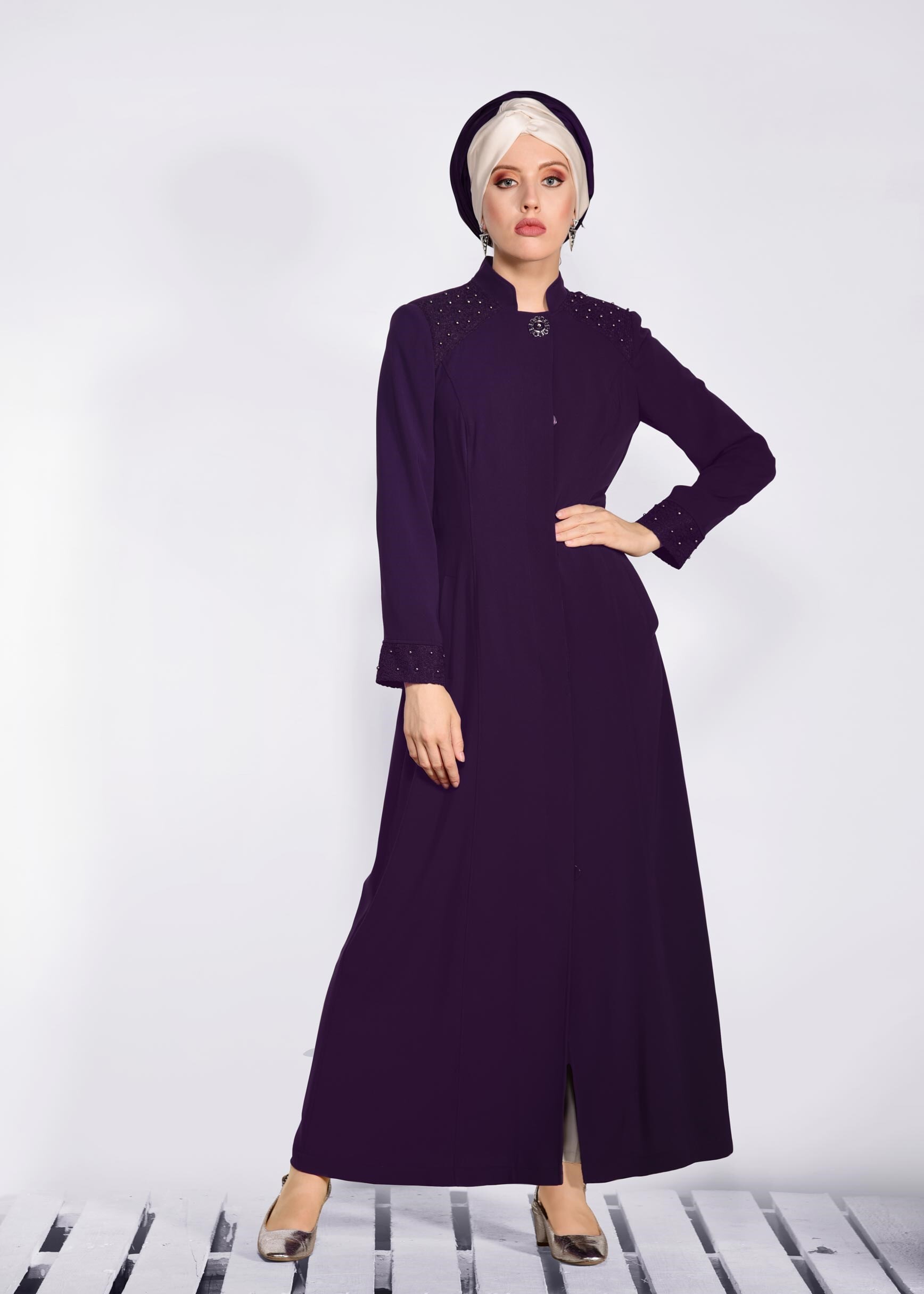 Tesettür giyim MOR KOL VE YAKASI GÜPÜR DETAYLI PARDESÜ 1252