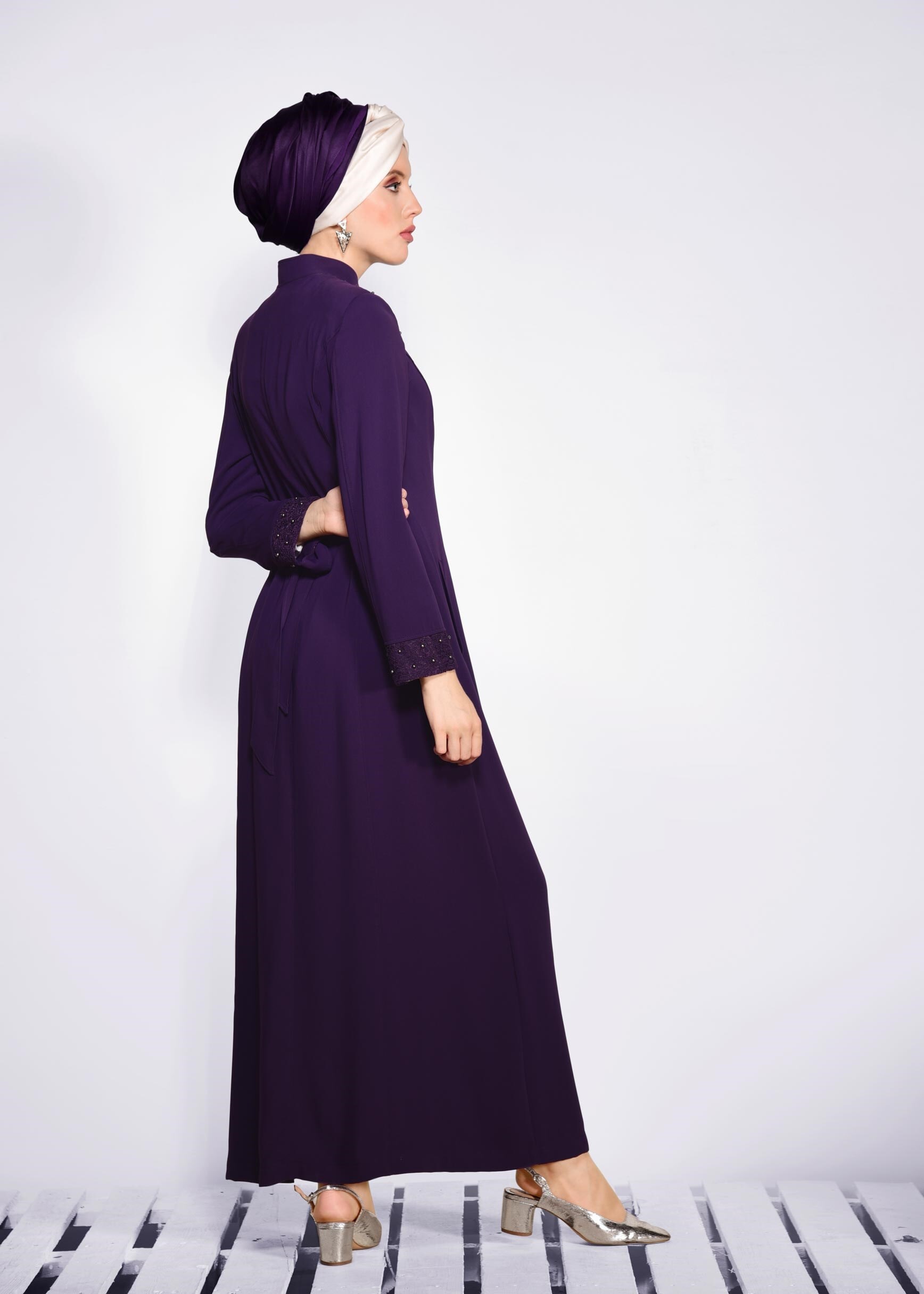 Tesettür giyim MOR KOL VE YAKASI GÜPÜR DETAYLI PARDESÜ 1252