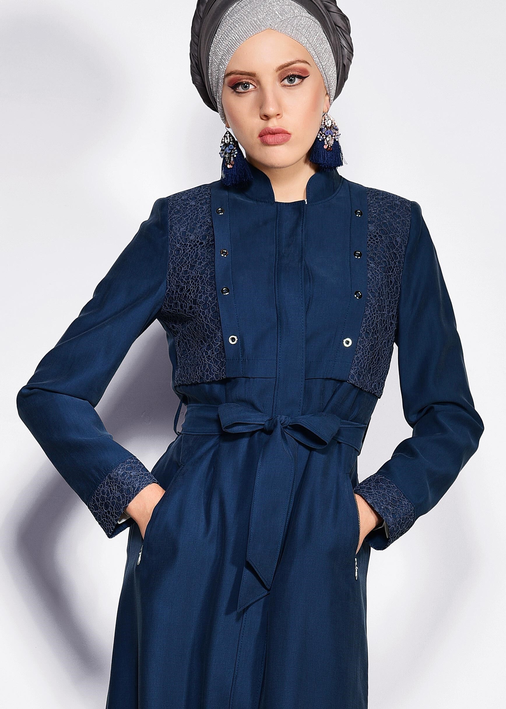 Tesettür giyim LACİVERT KUŞGÖZÜ DETAYLI PARDESÜ 1253