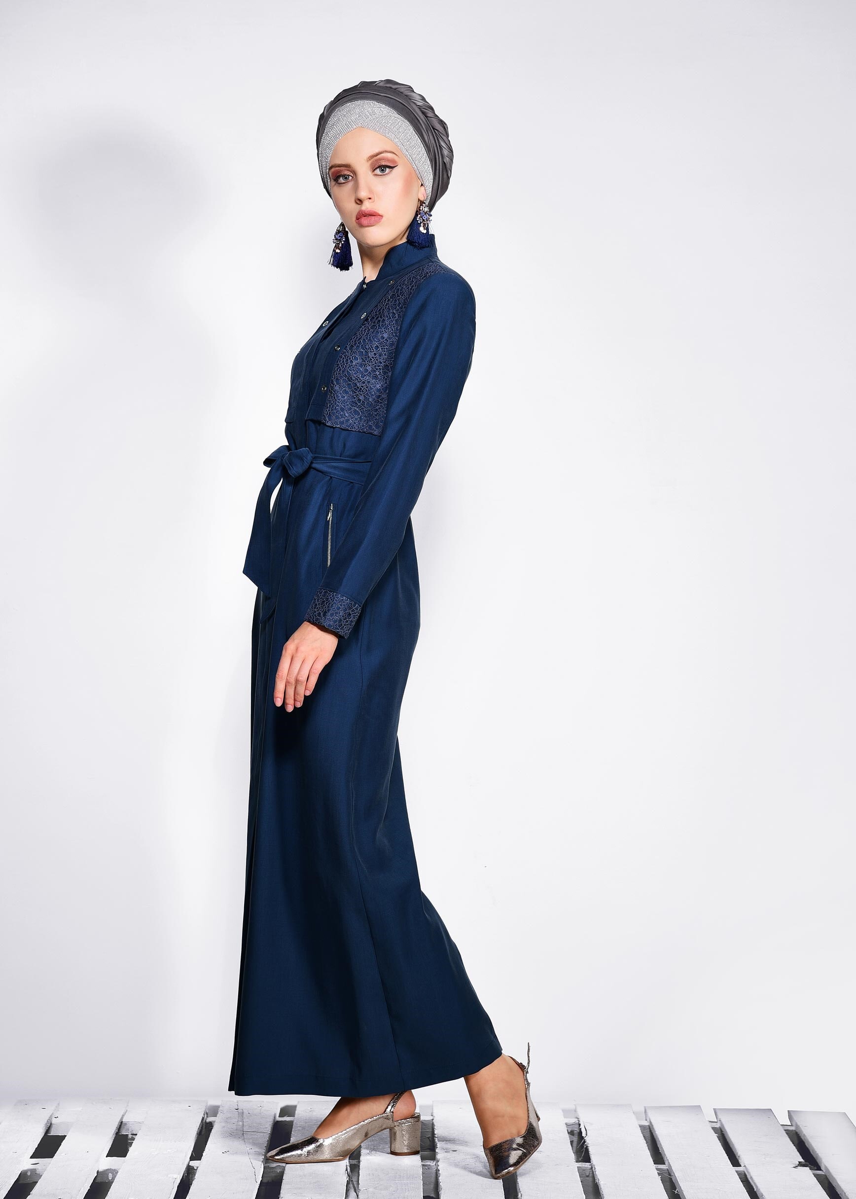 Tesettür giyim LACİVERT KUŞGÖZÜ DETAYLI PARDESÜ 1253