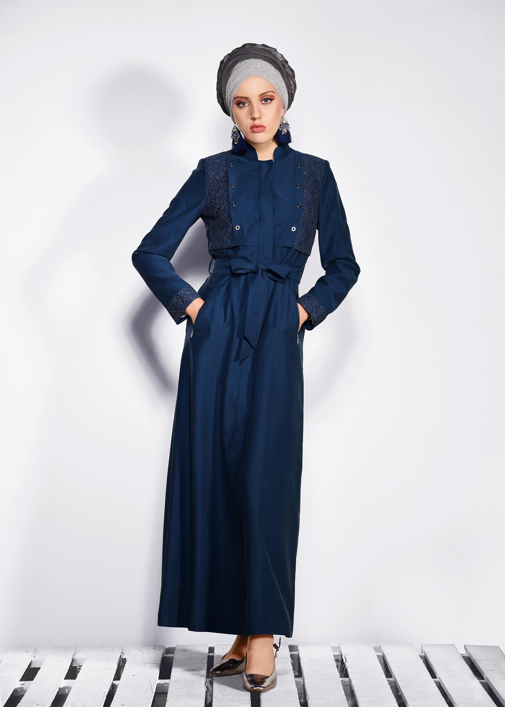 Tesettür giyim LACİVERT KUŞGÖZÜ DETAYLI PARDESÜ 1253