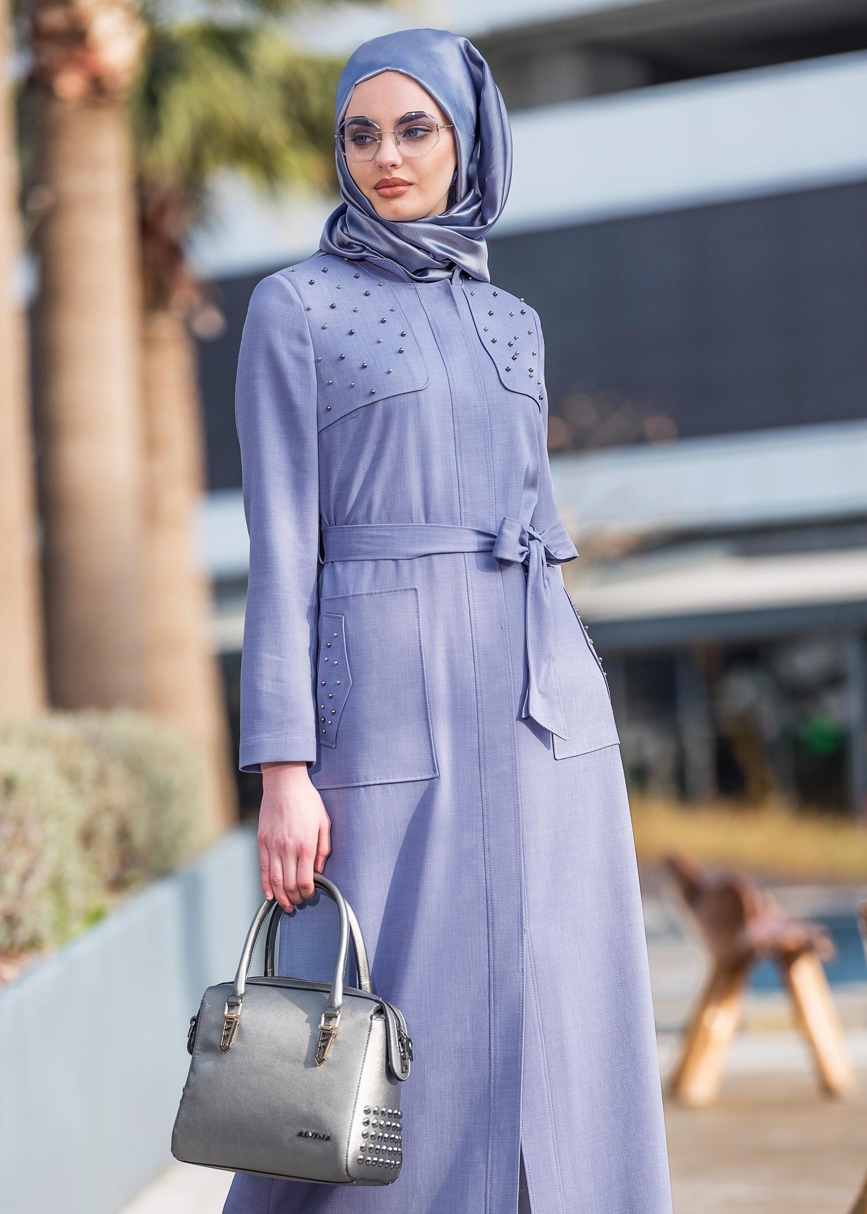 Tesettür giyim MAVİ BONCUK İŞLEMELİ KUŞAKLI PARDESÜ 1254