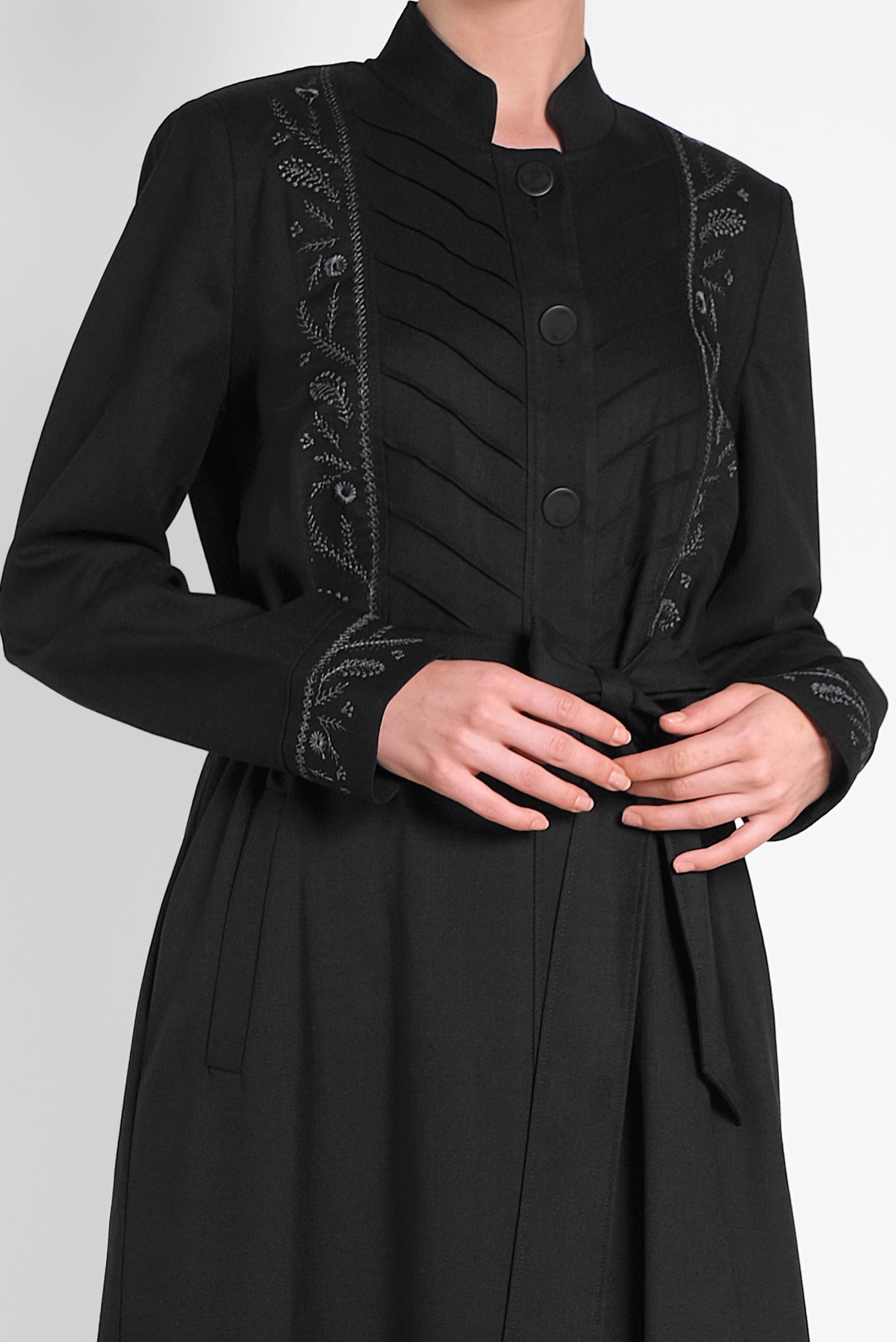 Tesettür giyim SİYAH HAKİM YAKA NAKIŞLI PARDESÜ 1257 