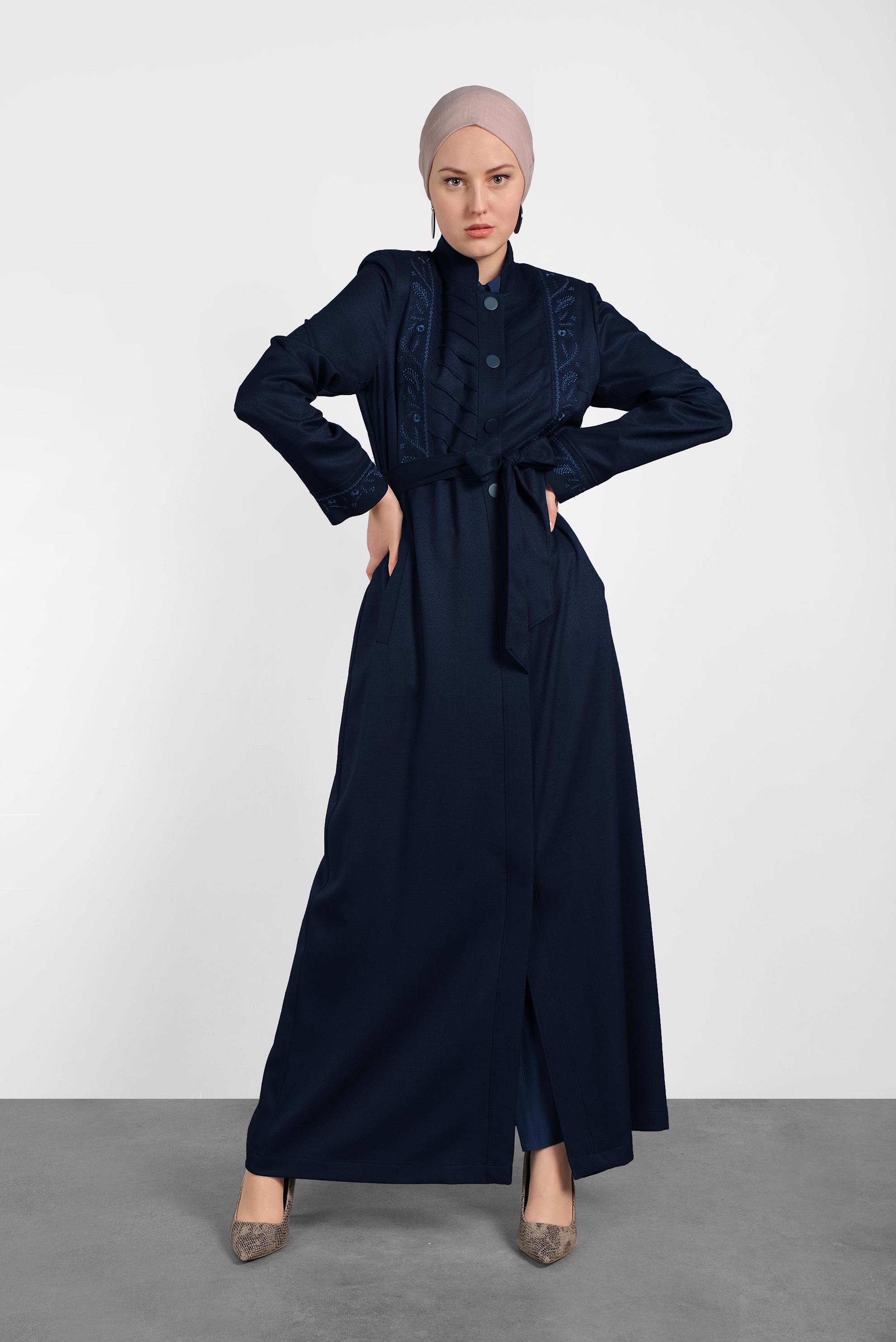 Tesettür giyim LACİVERT HAKİM YAKA NAKIŞLI PARDESÜ 1257 