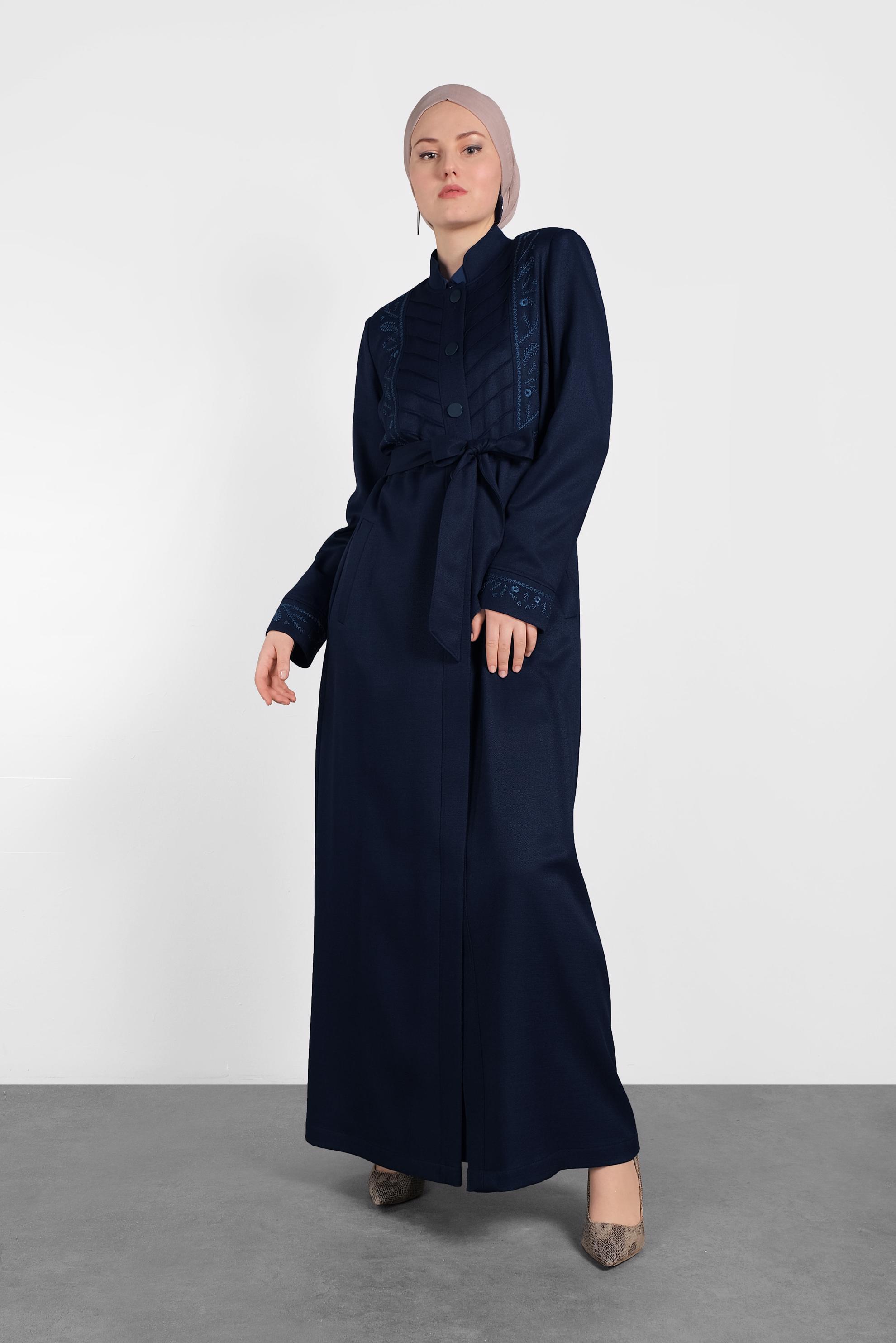 Tesettür giyim LACİVERT HAKİM YAKA NAKIŞLI PARDESÜ 1257 