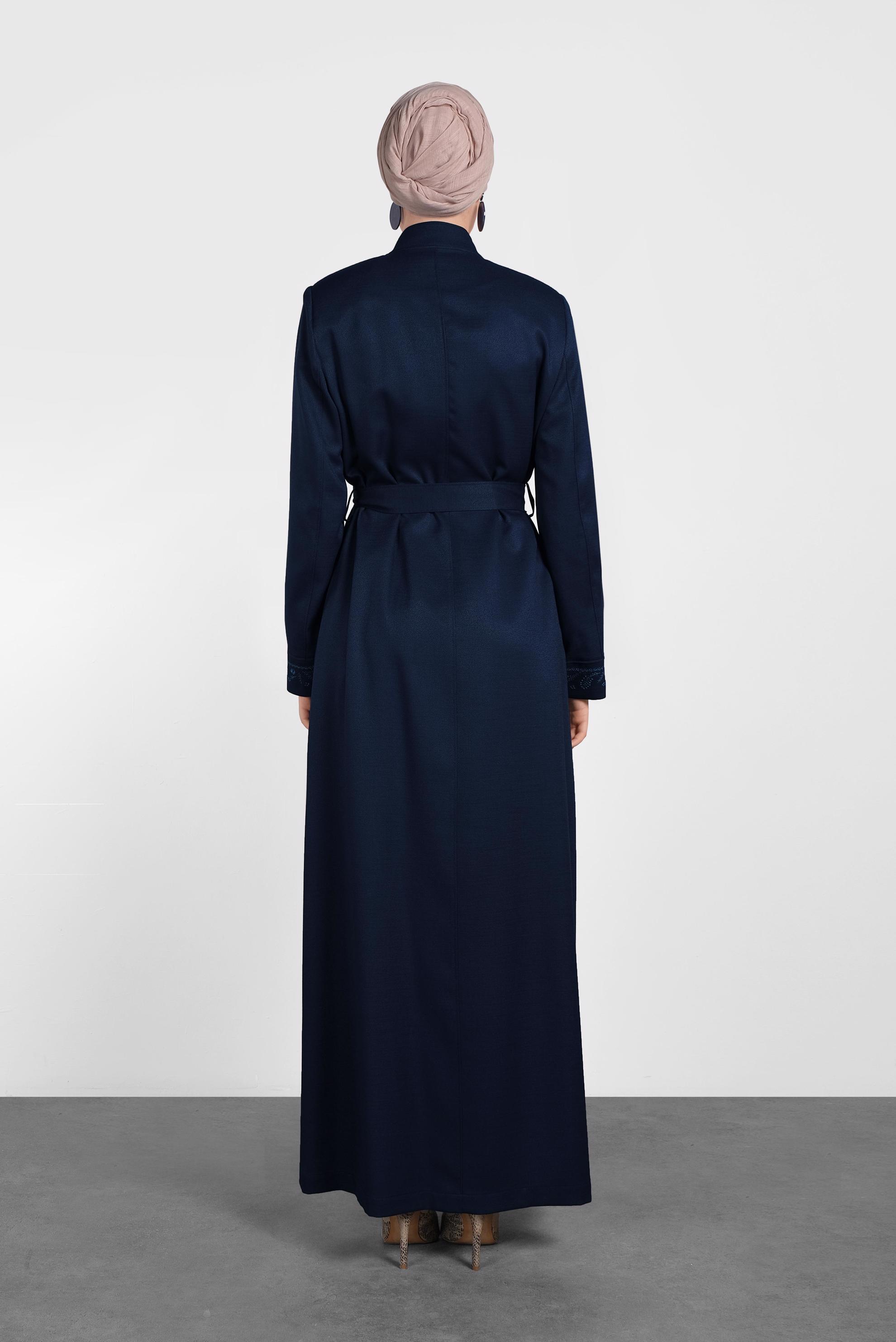 Tesettür giyim LACİVERT HAKİM YAKA NAKIŞLI PARDESÜ 1257 