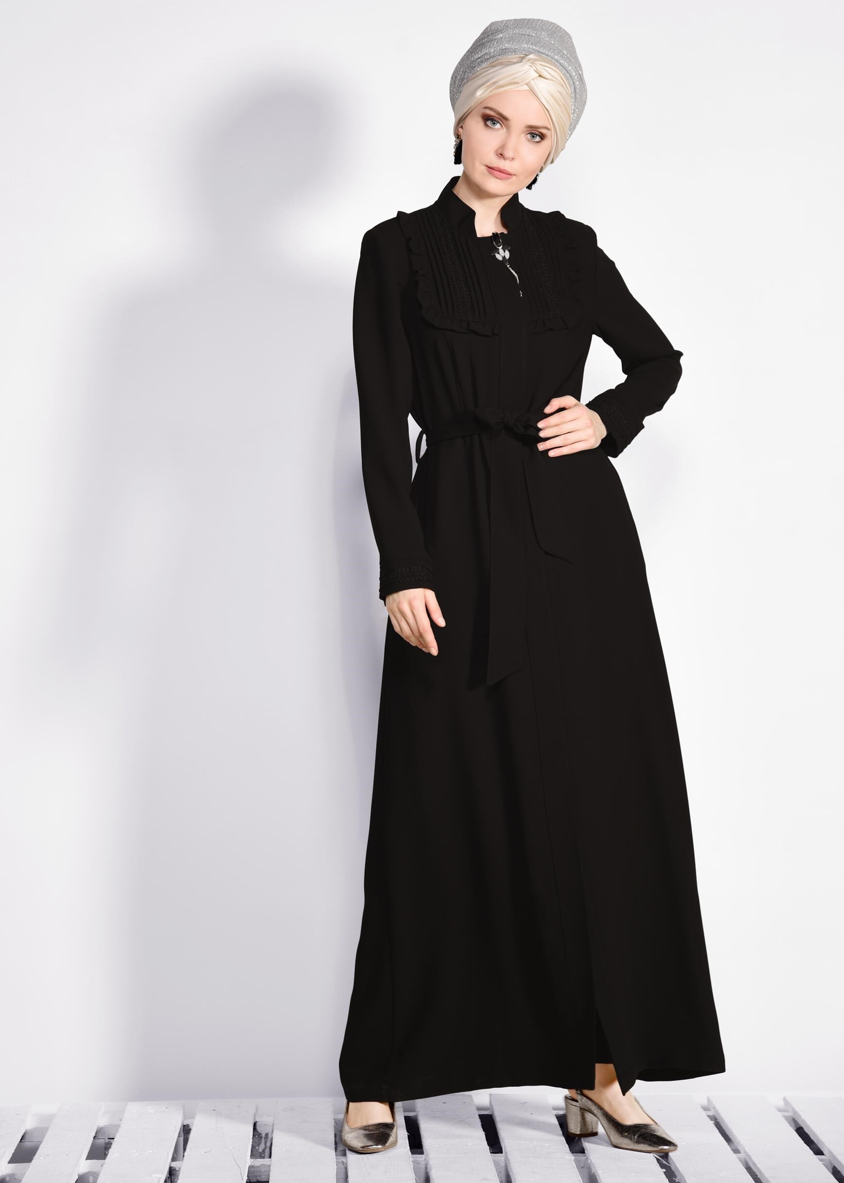 Tesettür giyim SİYAH YAKA KISMI FIRFIR DETAYLI PARDESÜ 1259