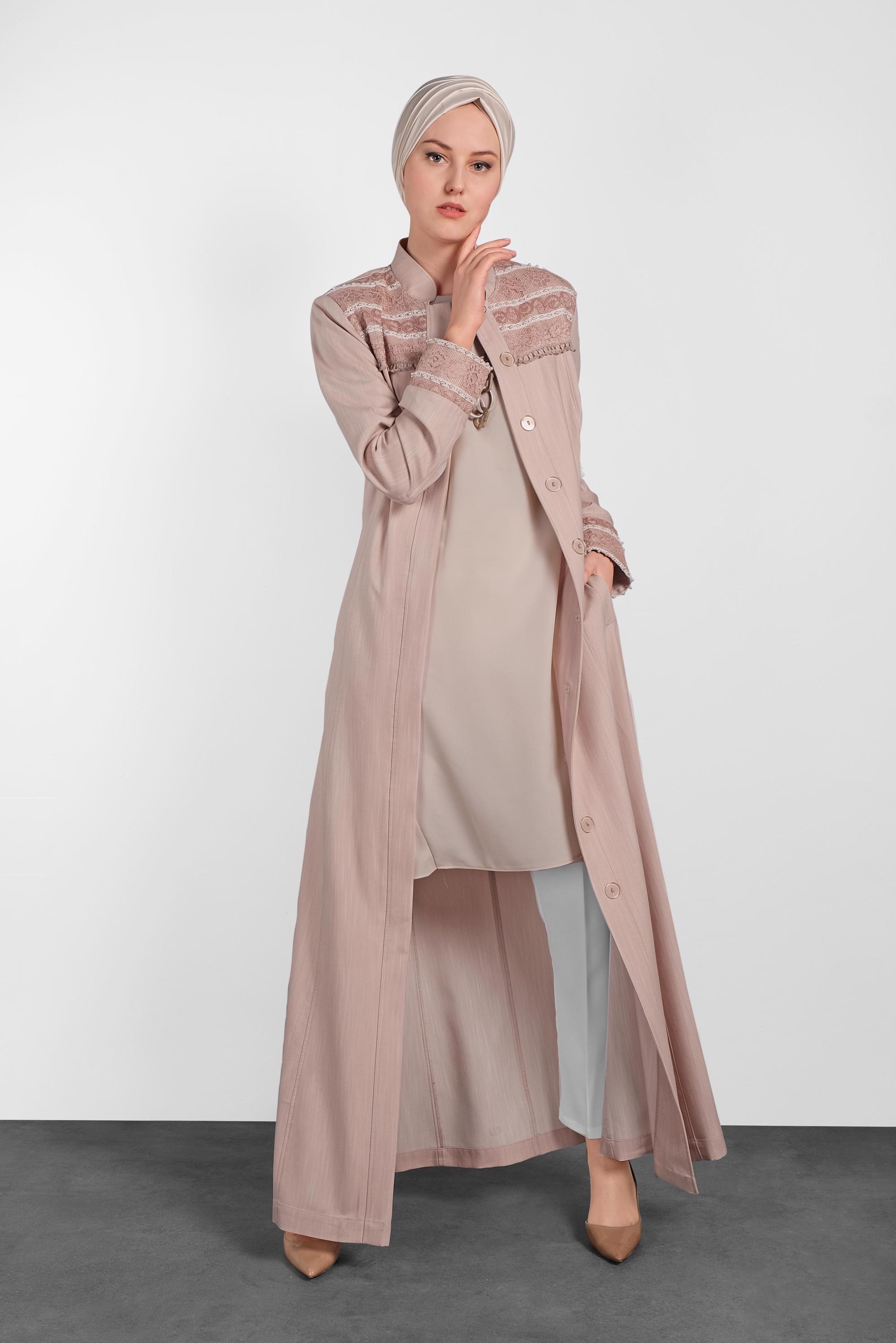 Tesettür giyim PUDRA GİZLİ DÜĞMELİ İŞLEMELİ PARDESÜ 1263