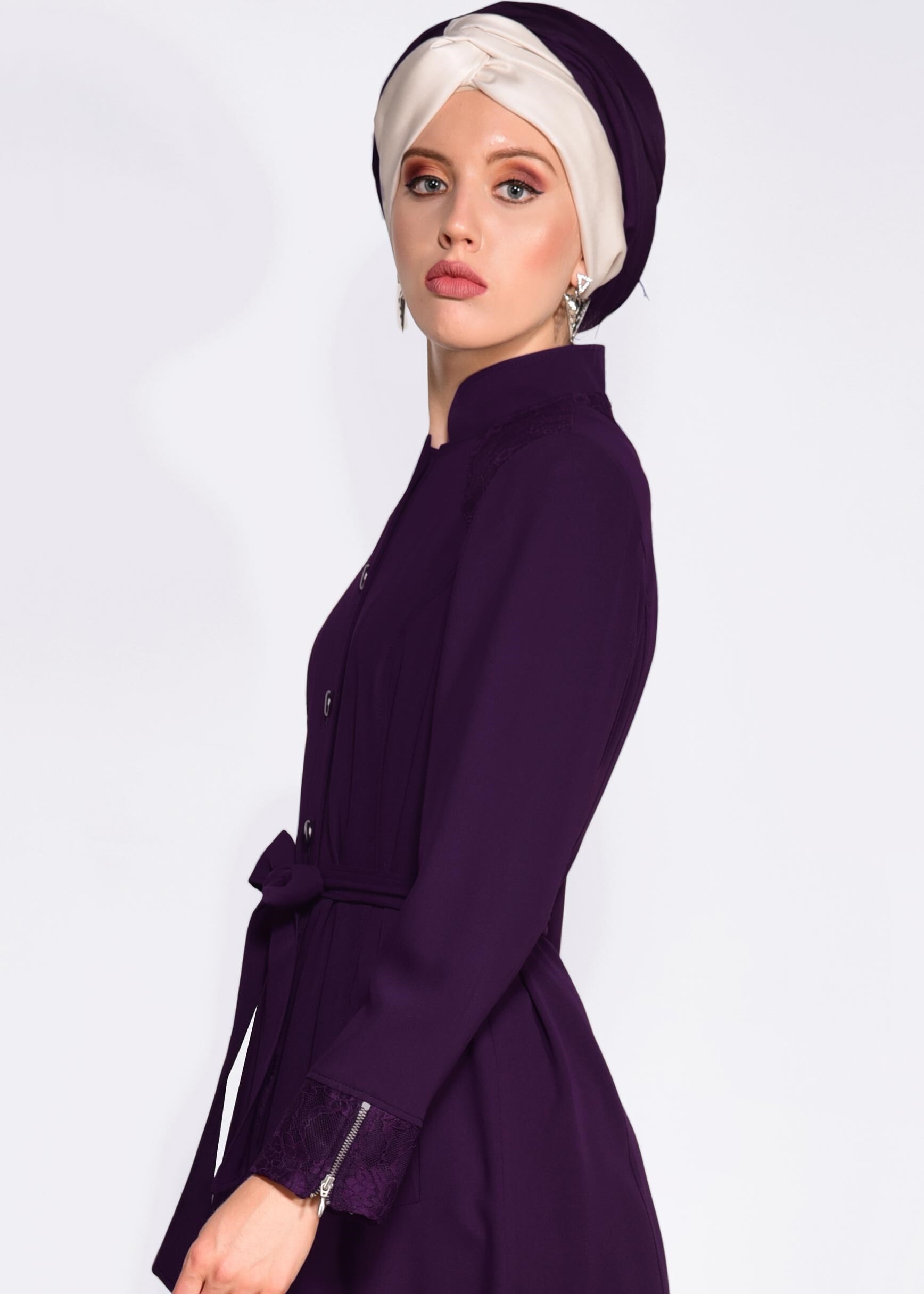 Tesettür giyim MOR GÜPÜR DETAYLI DÜĞMELİ PARDESÜ 1264