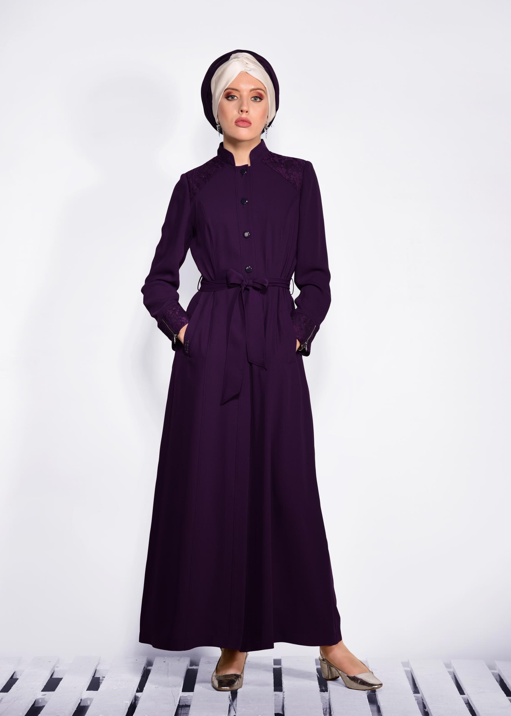 Tesettür giyim MOR GÜPÜR DETAYLI DÜĞMELİ PARDESÜ 1264