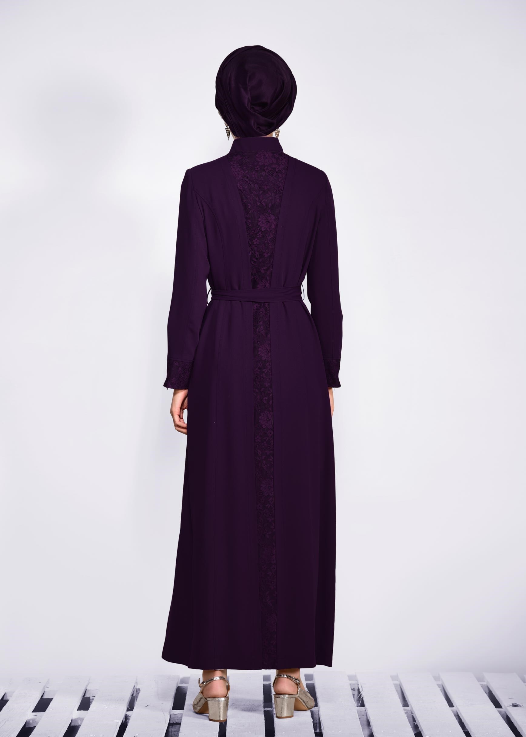 Tesettür giyim MOR GÜPÜR DETAYLI DÜĞMELİ PARDESÜ 1264