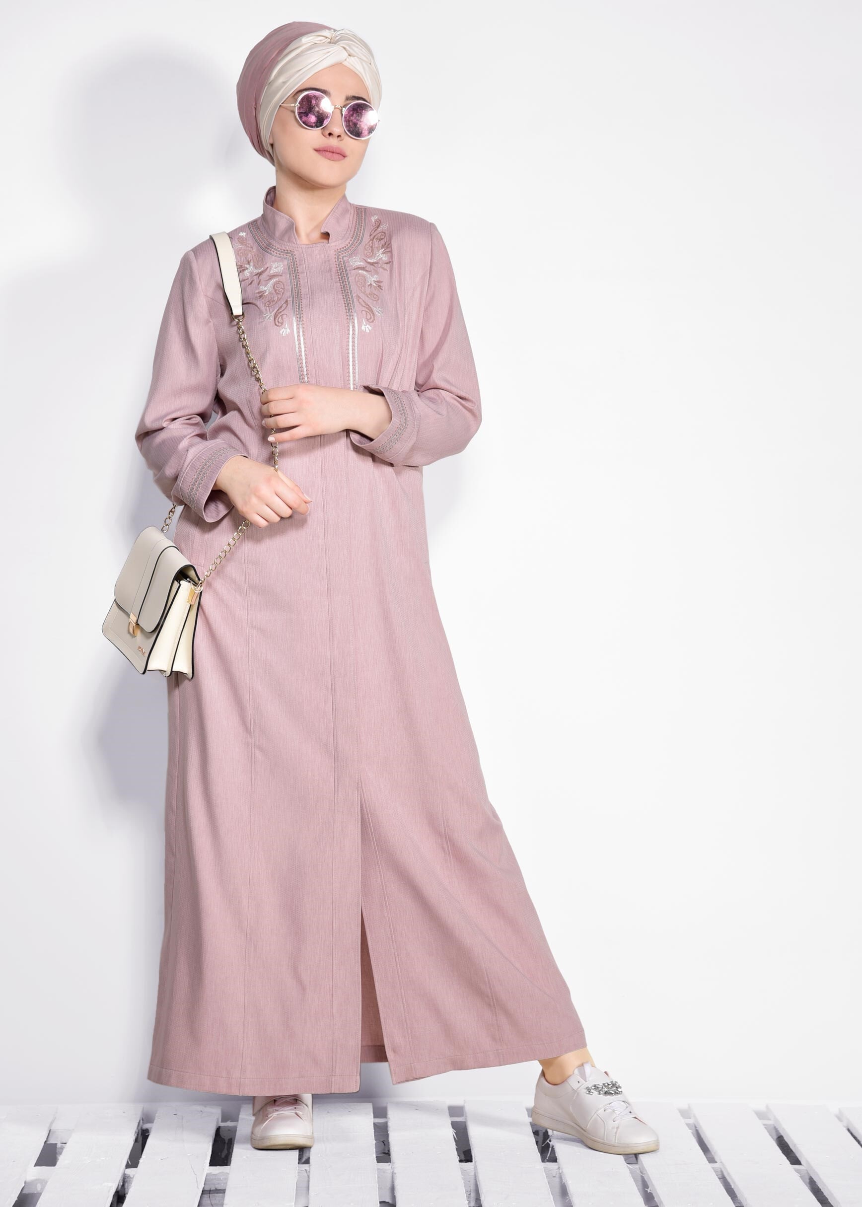 Tesettür giyim PUDRA PULLU NAKIŞLI PARDESÜ 1267