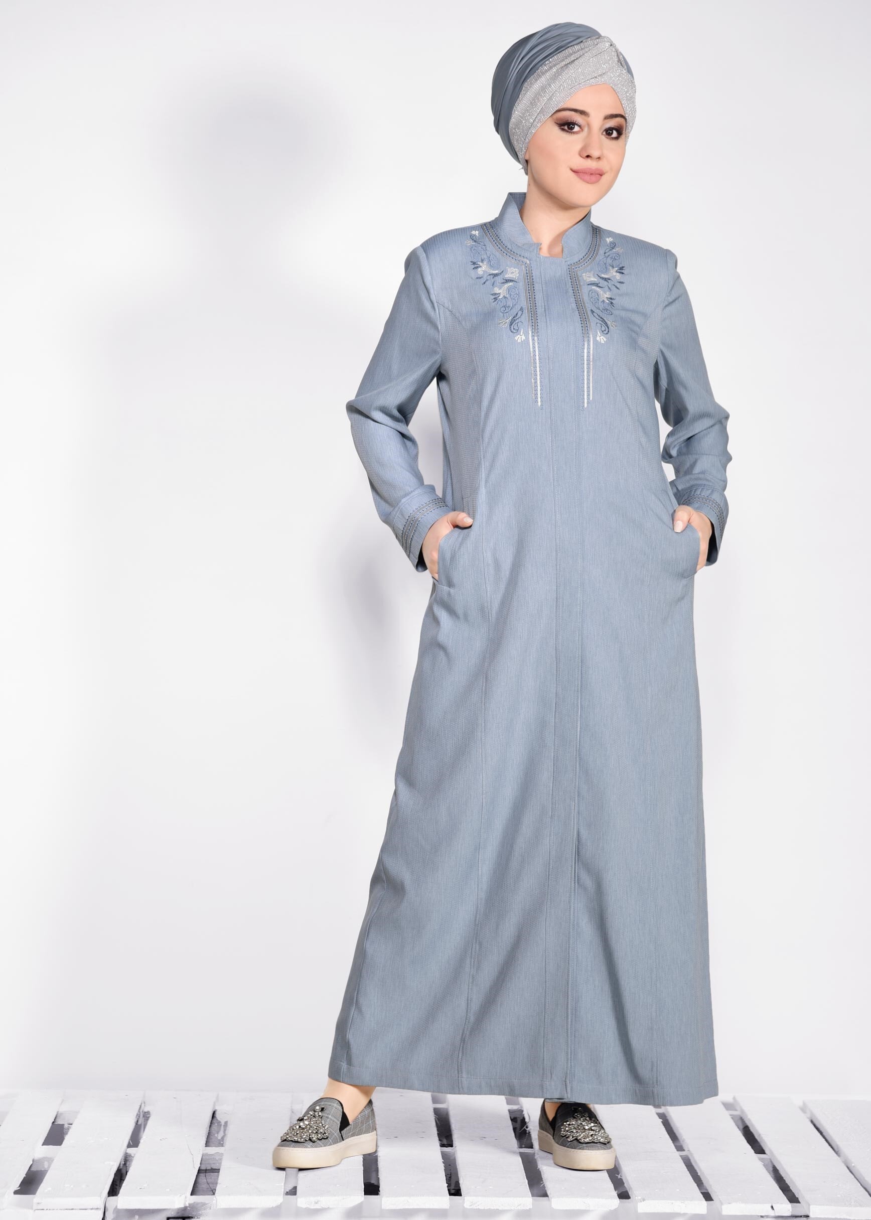 Tesettür giyim MAVİ PULLU NAKIŞLI PARDESÜ 1267