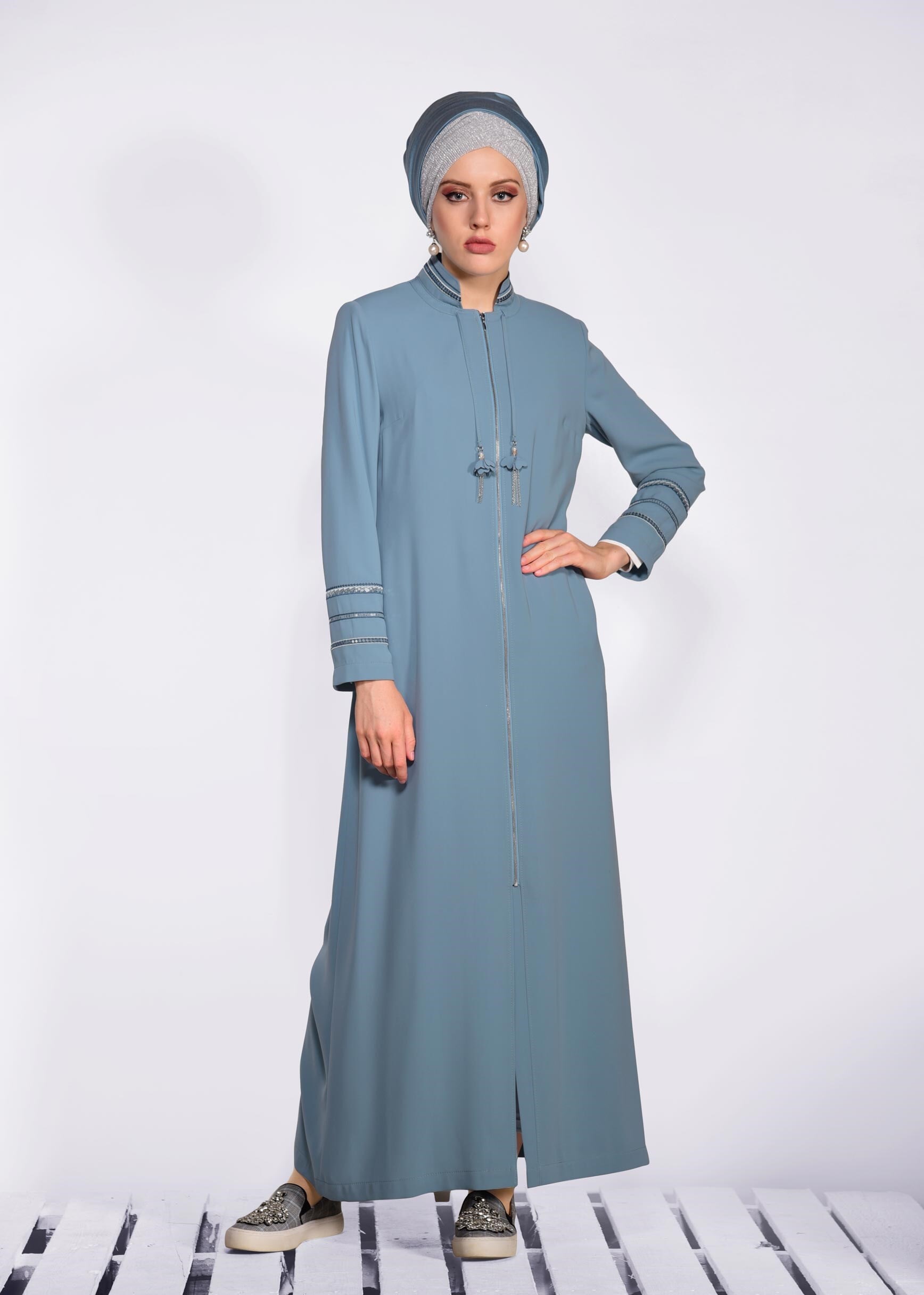 Tesettür giyim MAVİ HAKİM YAKA PUL İŞLEMELİ PARDESÜ 1278