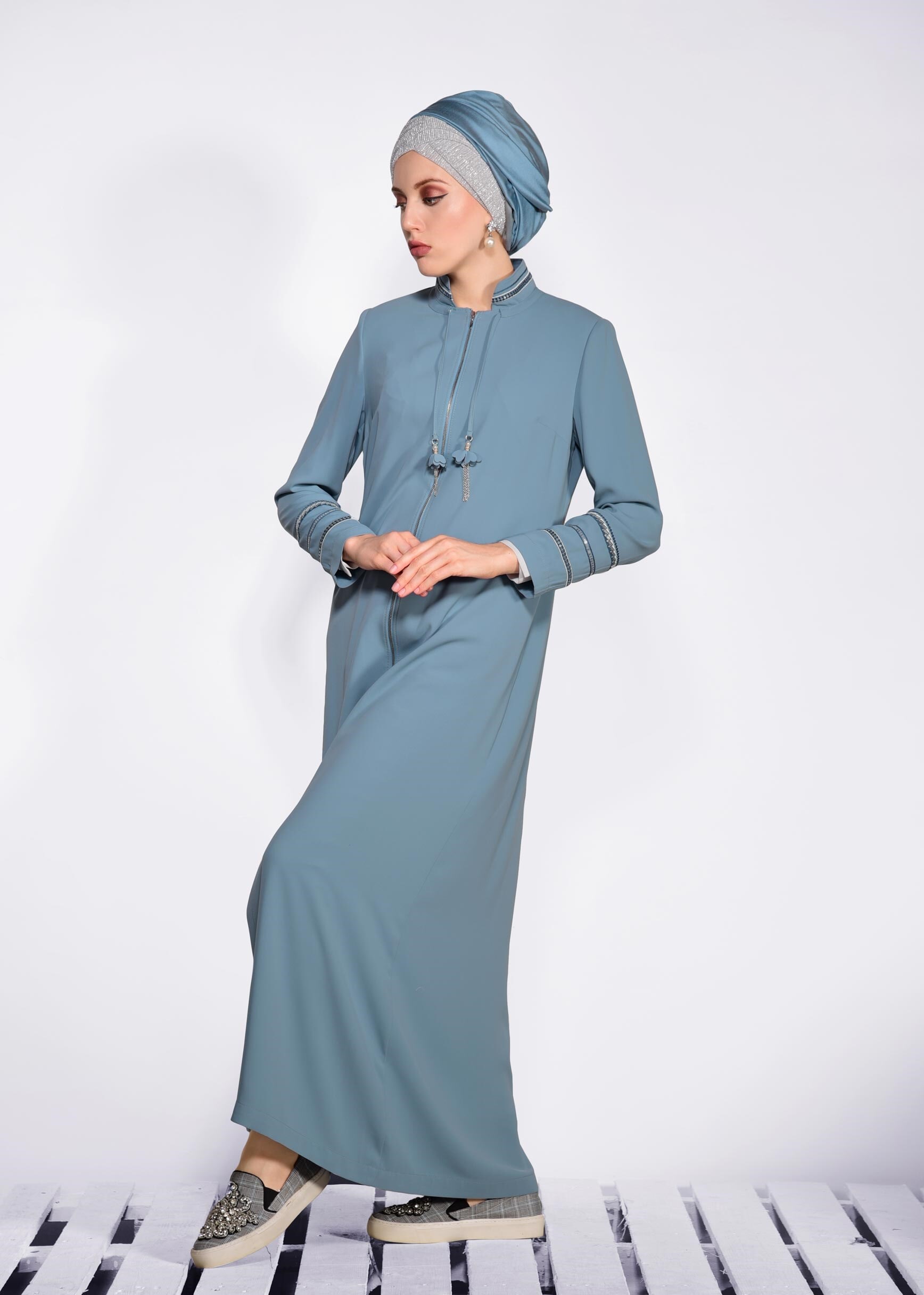 Tesettür giyim MAVİ HAKİM YAKA PUL İŞLEMELİ PARDESÜ 1278