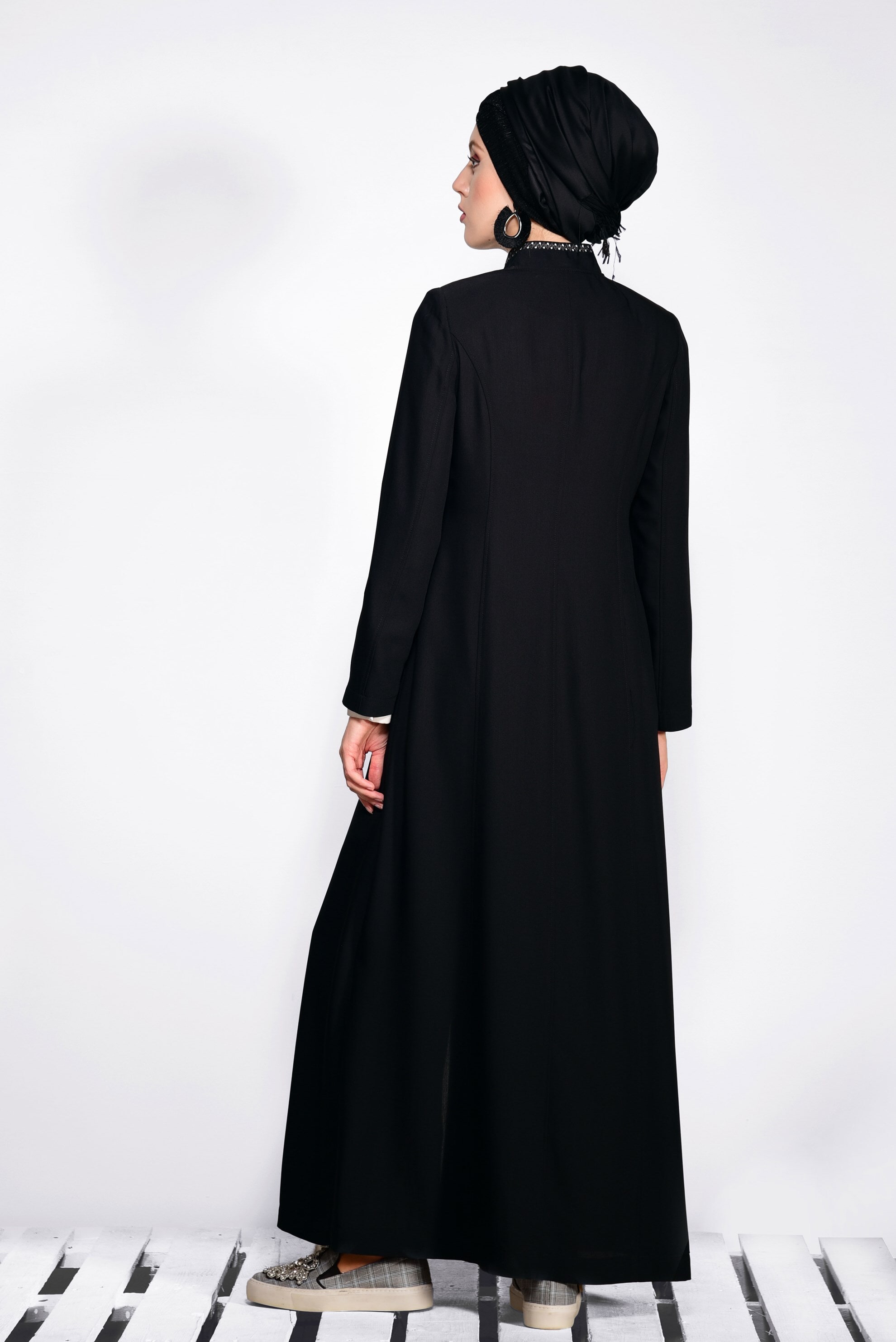 Tesettür giyim SİYAH NAKIŞ DETAYLI PARDESÜ 1280