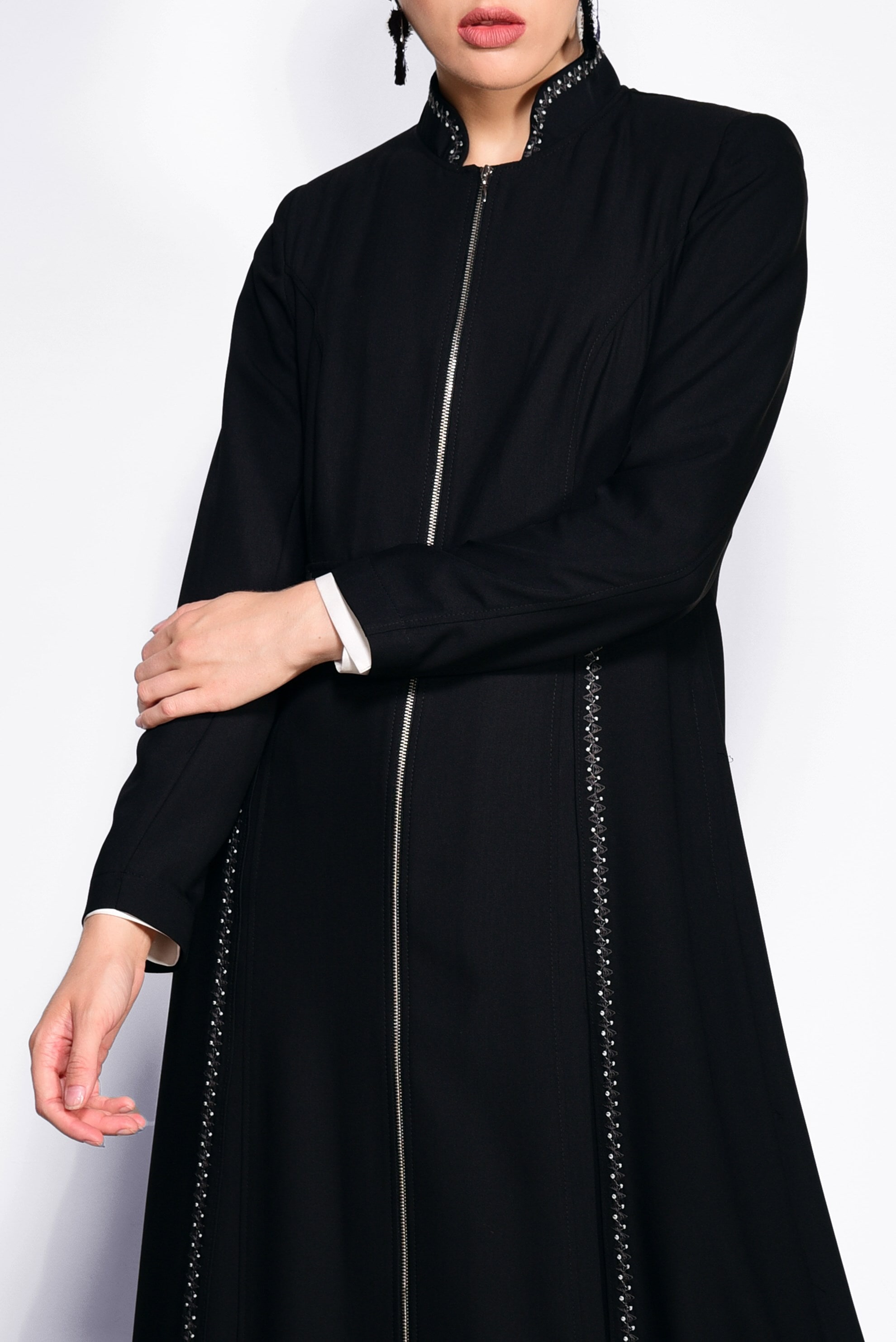 Tesettür giyim SİYAH NAKIŞ DETAYLI PARDESÜ 1280