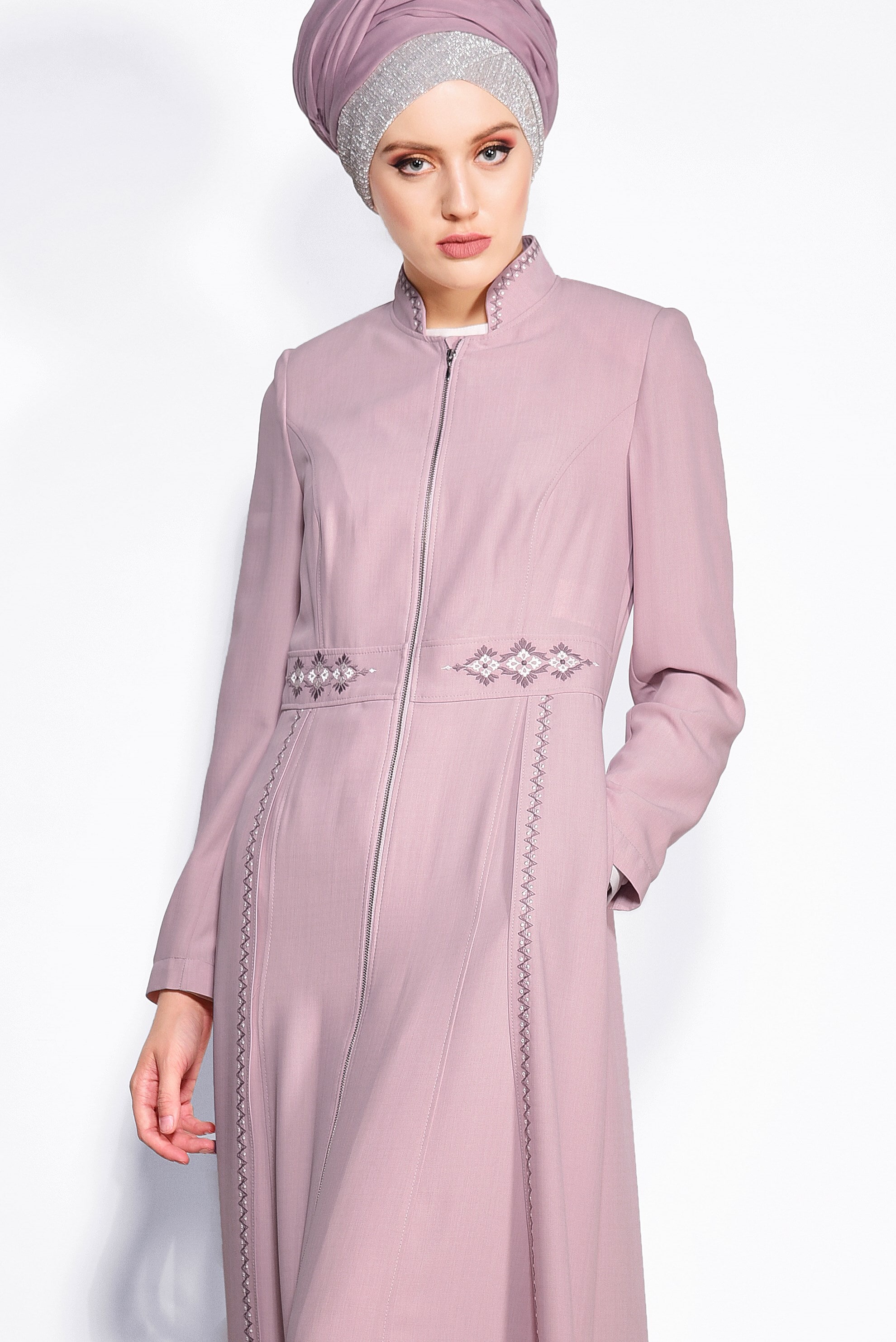 Tesettür giyim PUDRA NAKIŞ DETAYLI PARDESÜ 1280