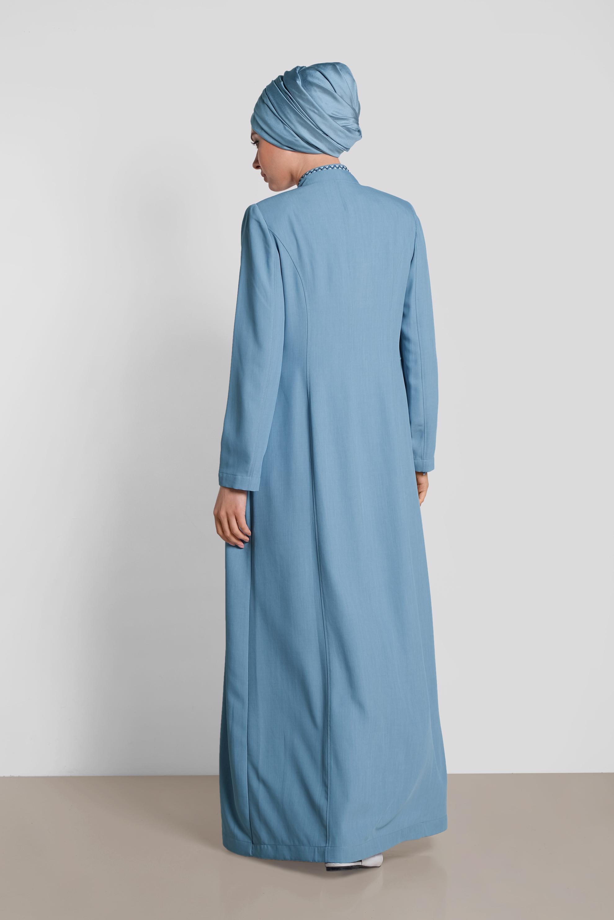 Tesettür giyim MAVİ NAKIŞ DETAYLI PARDESÜ 1280