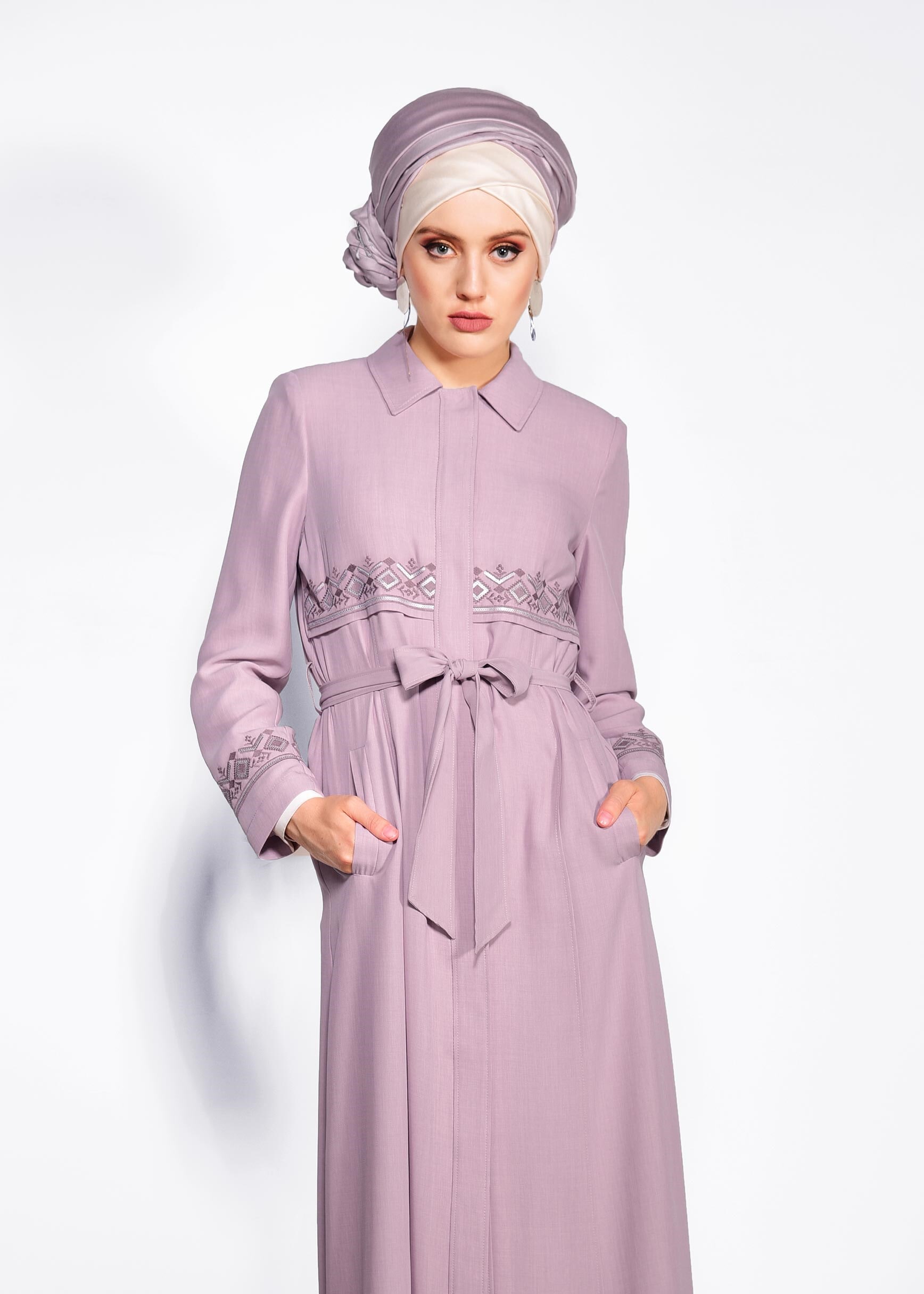 Tesettür giyim PEMBE GİZLİ DÜĞMELİ NAKIŞLI PARDESÜ 1284 