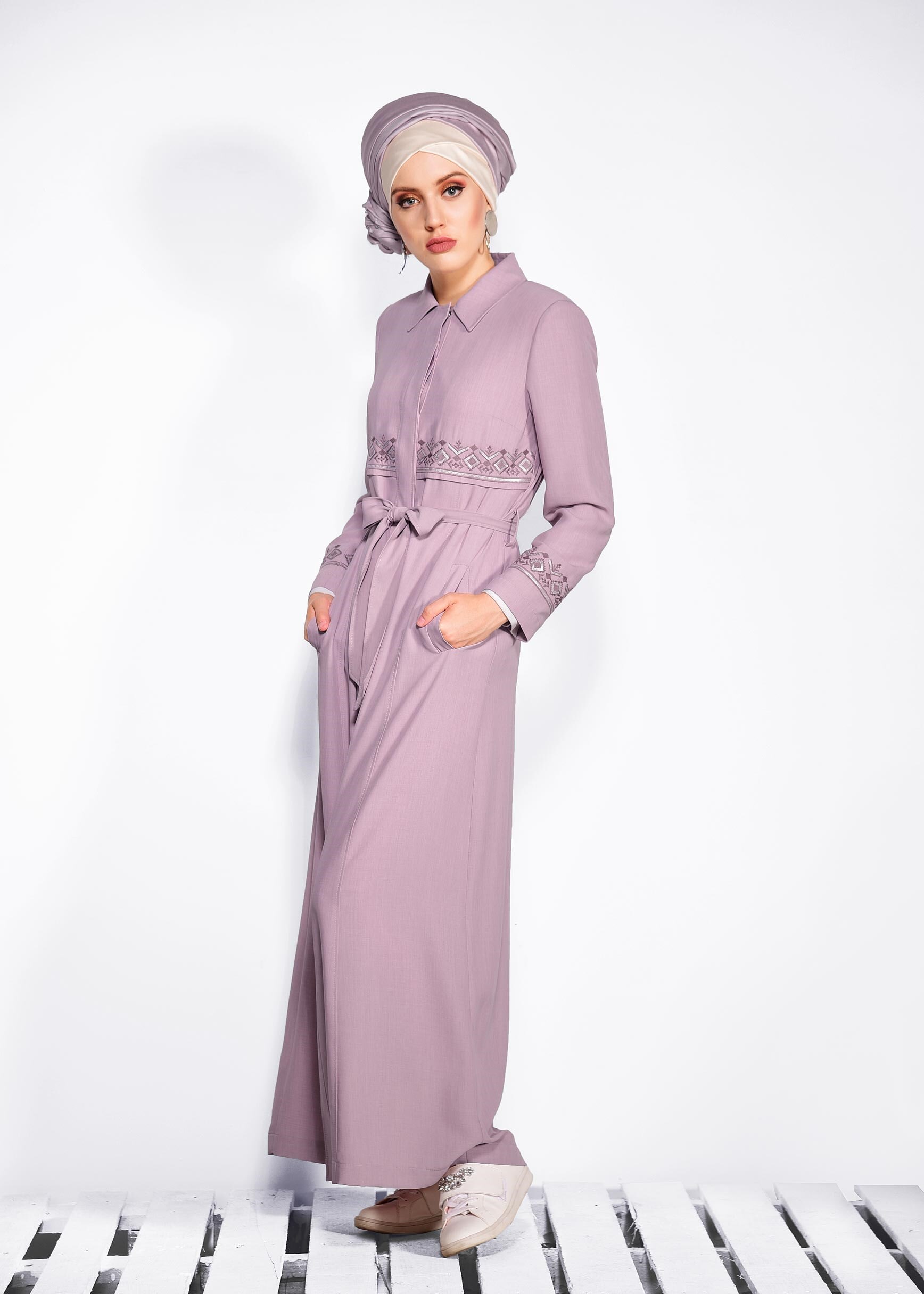 Tesettür giyim PEMBE GİZLİ DÜĞMELİ NAKIŞLI PARDESÜ 1284 