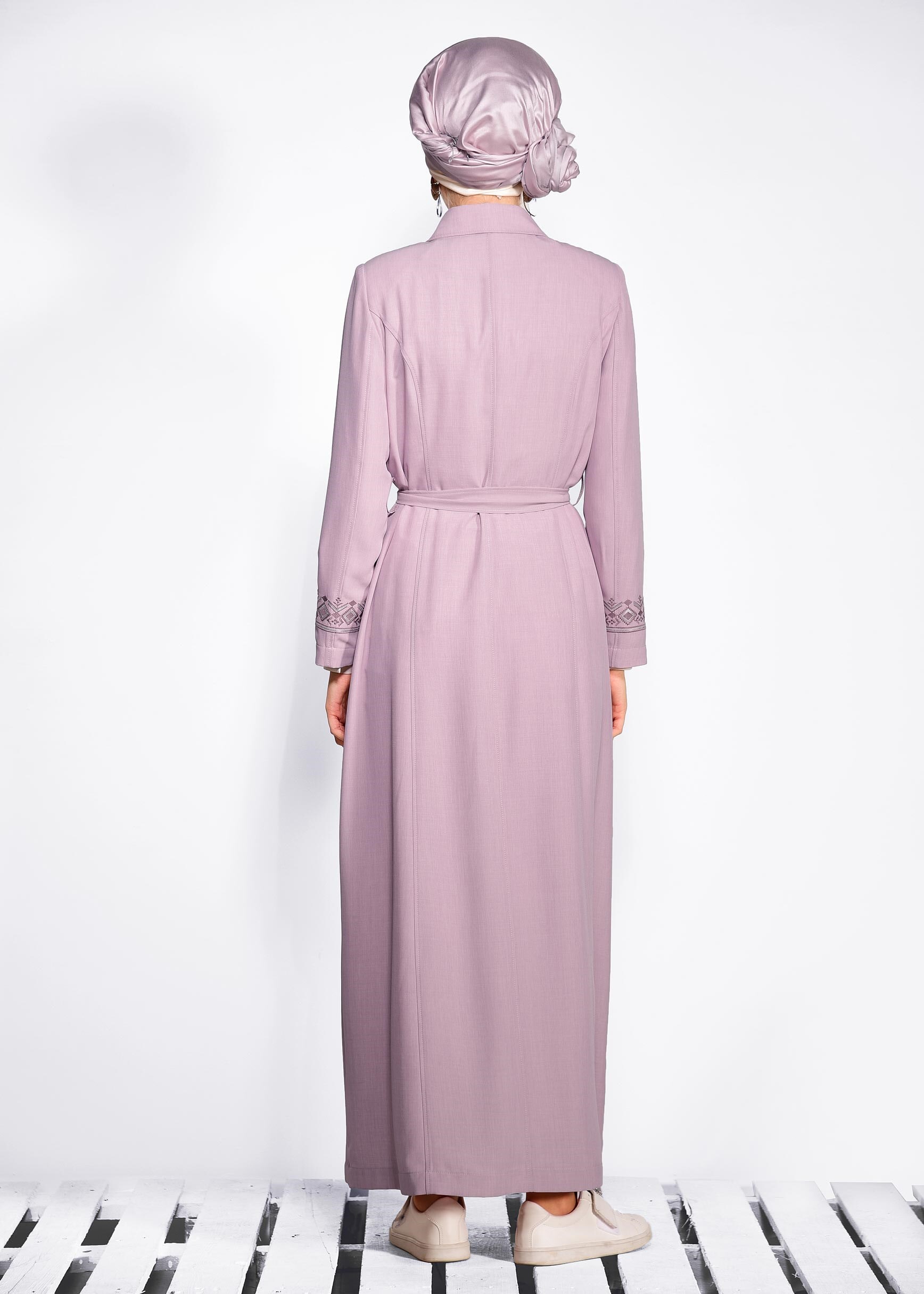 Tesettür giyim PEMBE GİZLİ DÜĞMELİ NAKIŞLI PARDESÜ 1284 