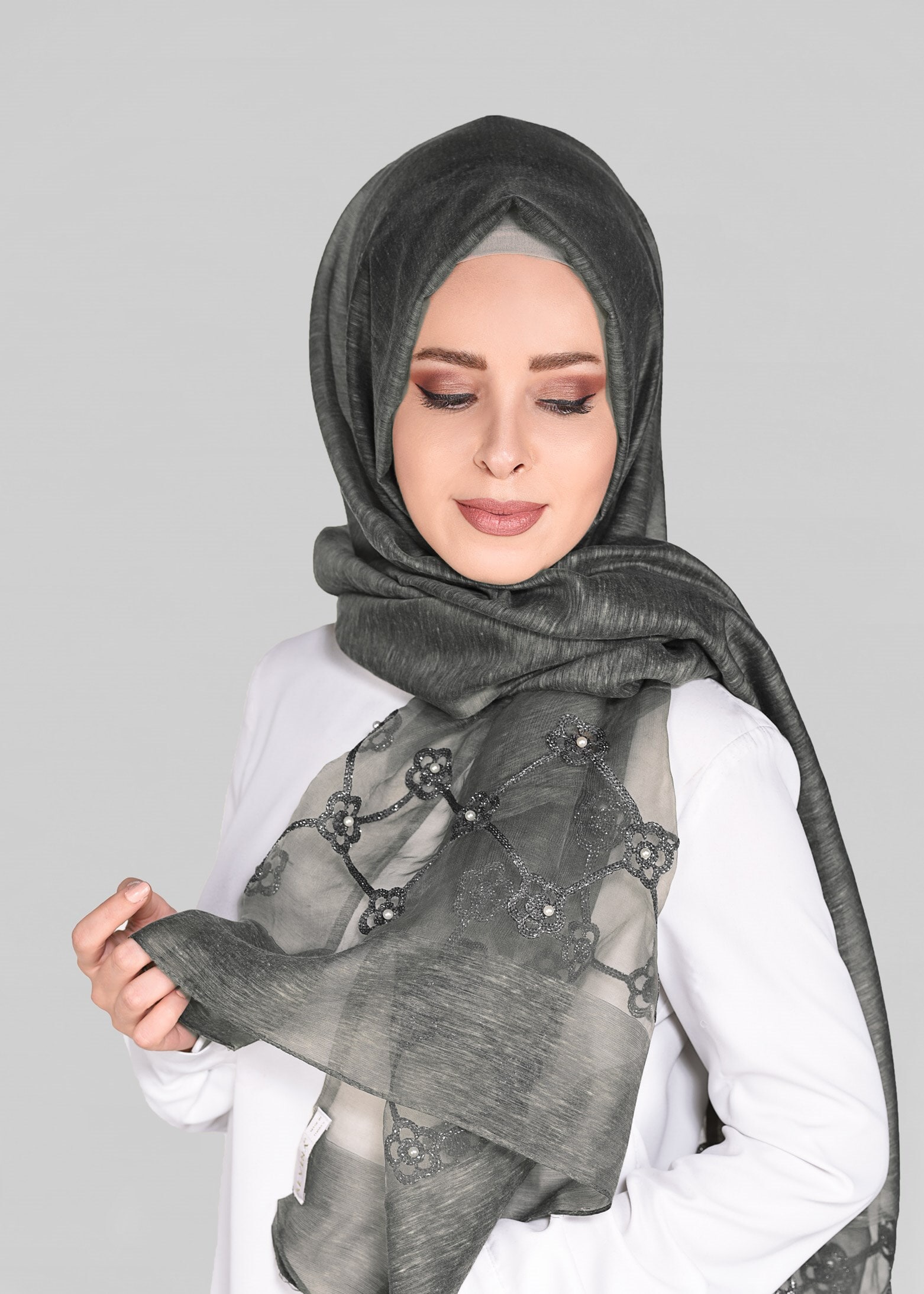 Tesettür giyim HAKİ 9909 ALVİNA NAKIŞ İNCİ ŞAL