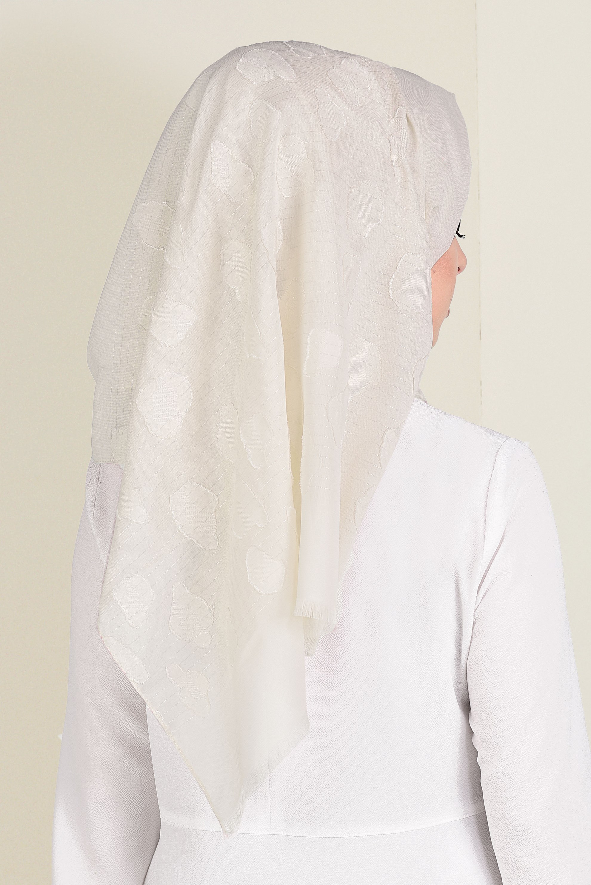 Tesettür giyim EKRU 9913 ALVİNA SİMLİ ŞİFON ŞAL