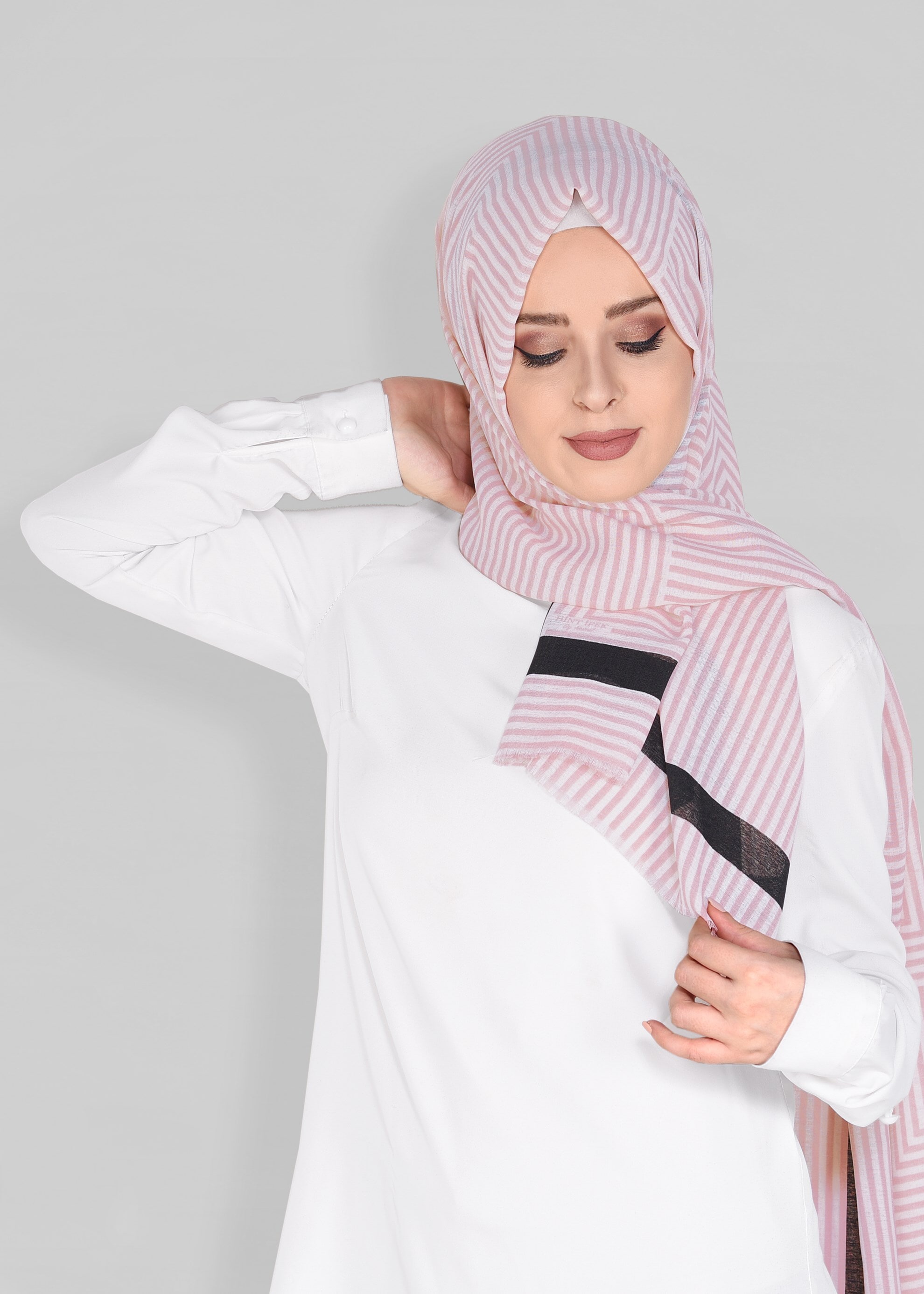 Tesettür giyim PUDRA 9922 ALVİNA ÇİZGİLİ HİNT İPEK ŞAL