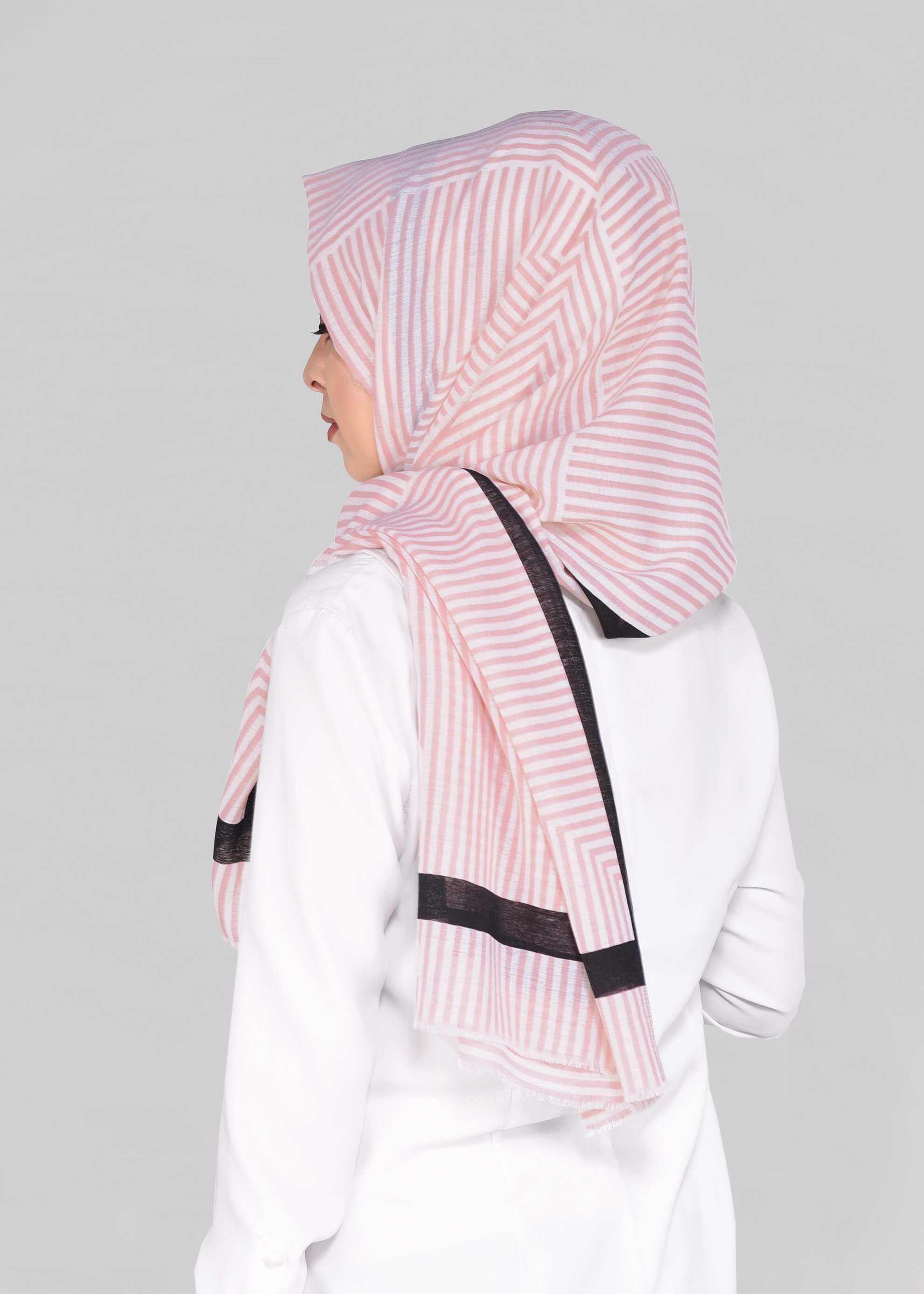 Tesettür giyim PUDRA 9922 ALVİNA ÇİZGİLİ HİNT İPEK ŞAL