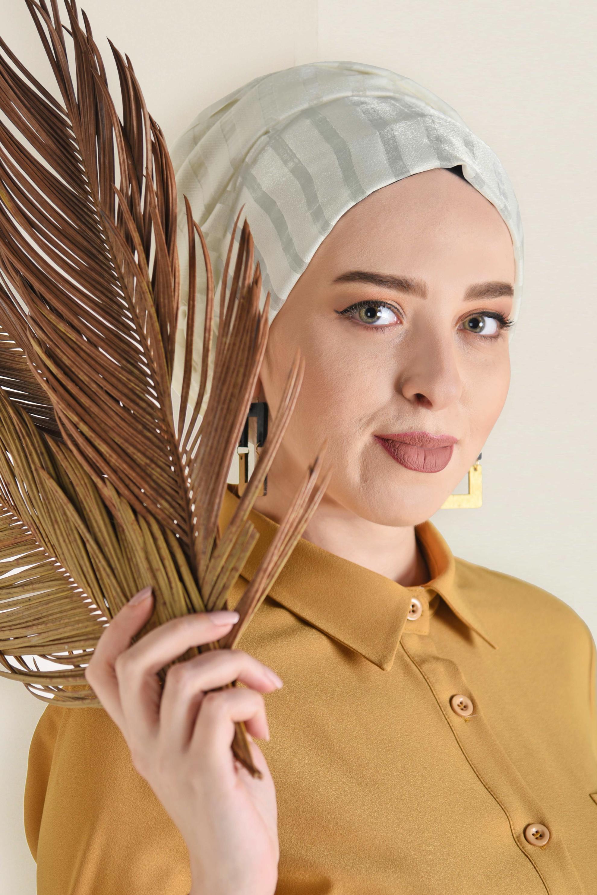 Tesettür giyim BEYAZ 9923 ALVİNA YAKMA ÇİZGİLİ ŞAL